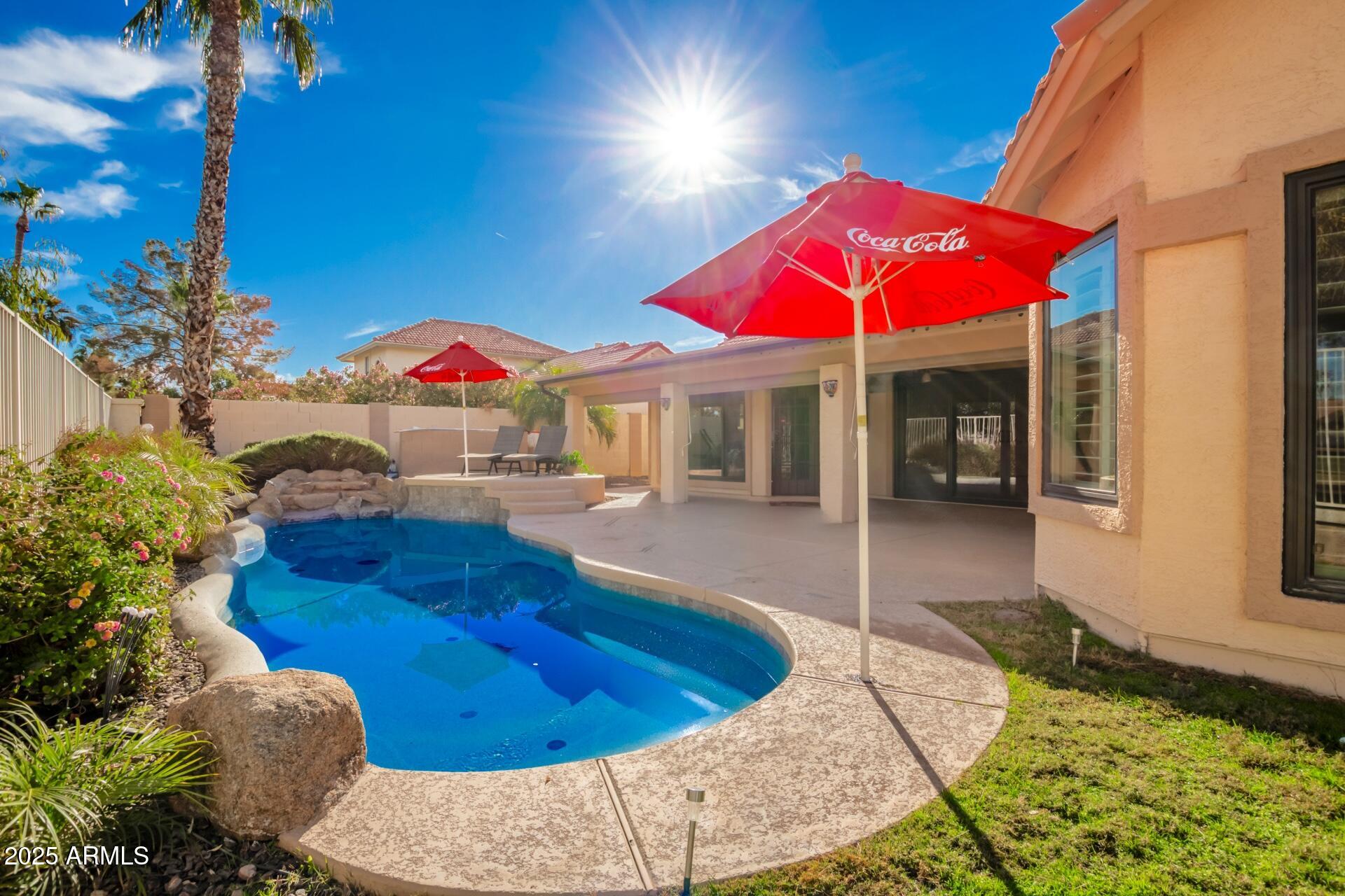 7634 W JULIE Drive, Glendale