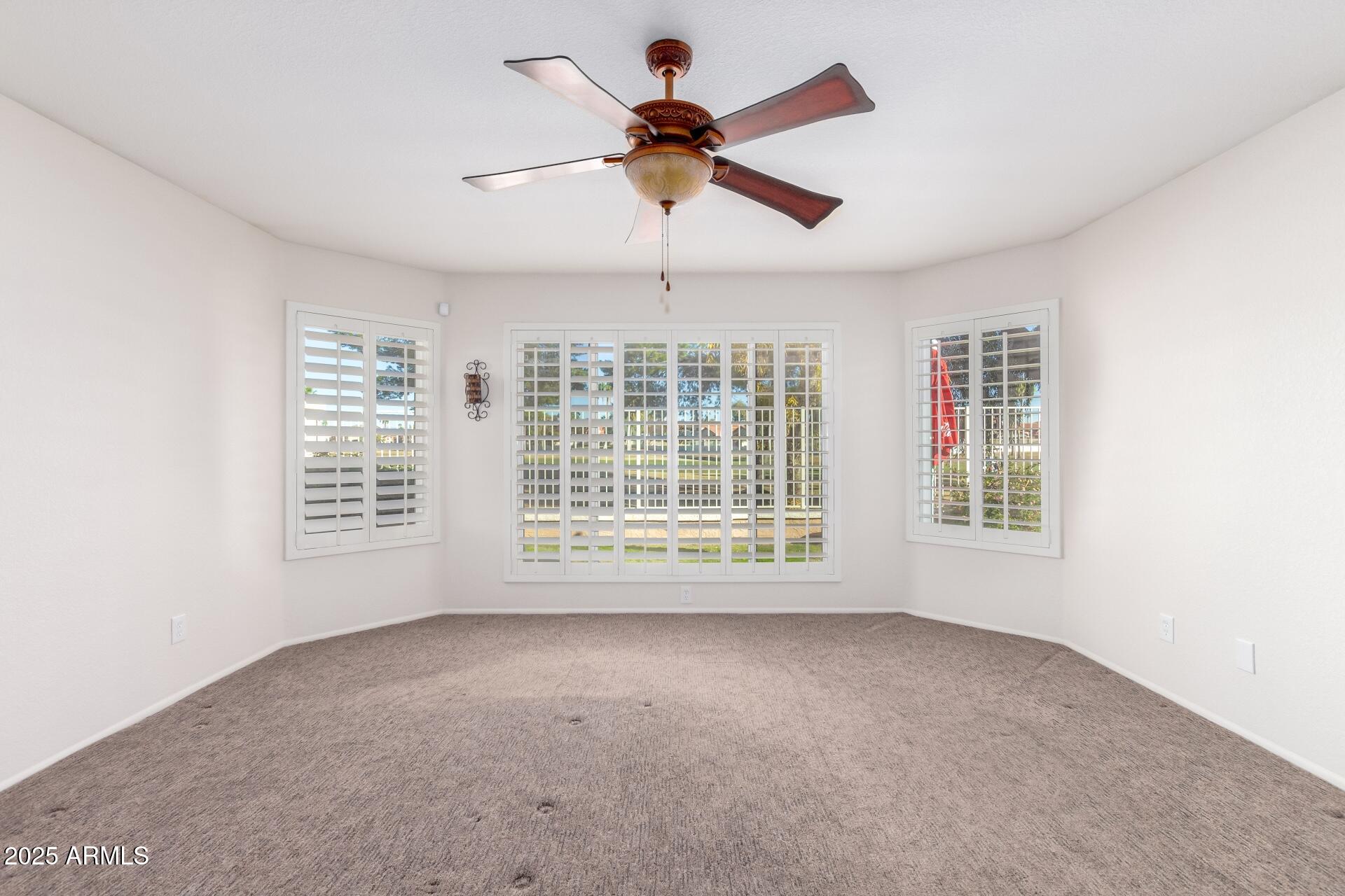 7634 W JULIE Drive, Glendale