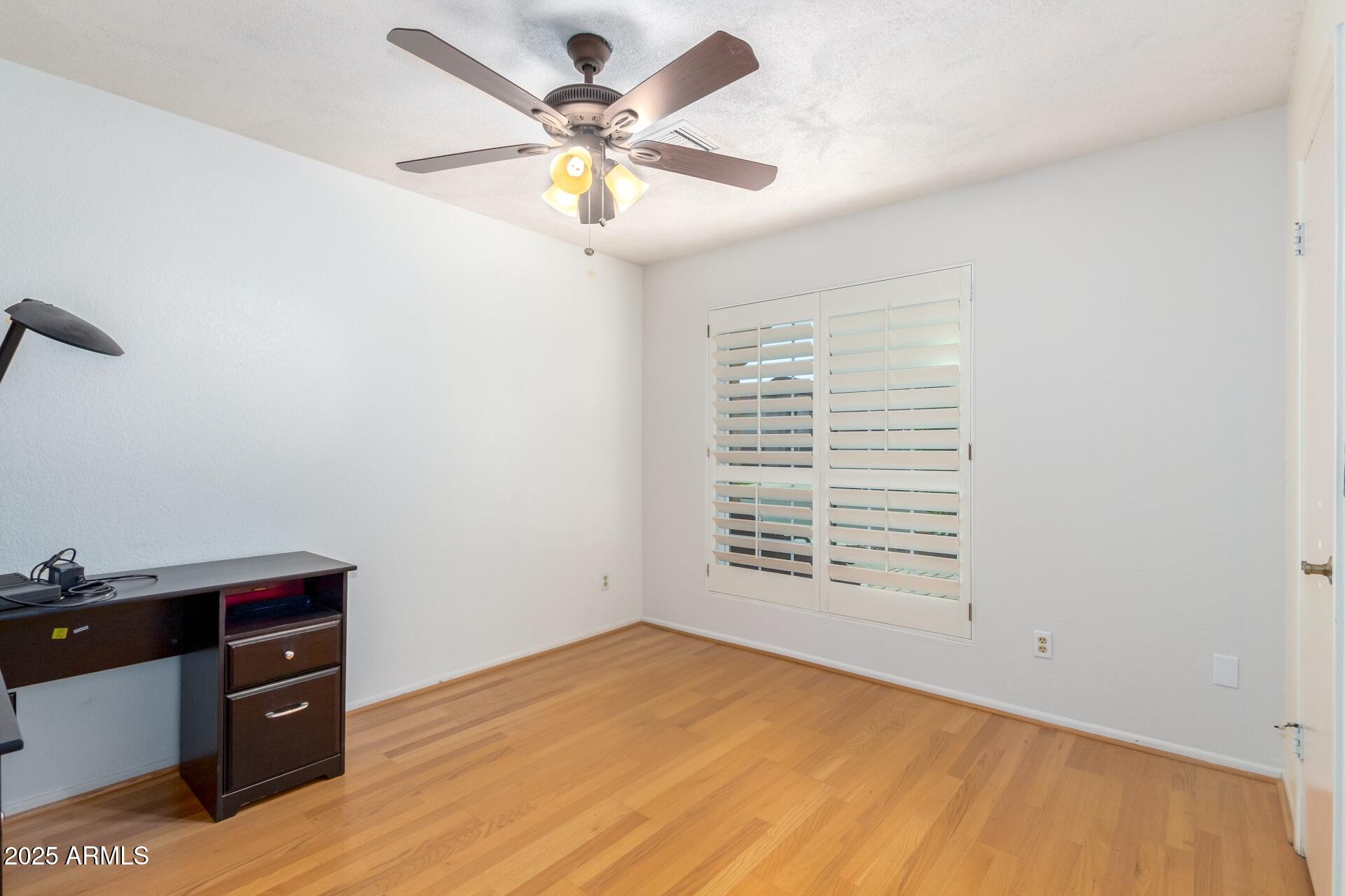 7634 W JULIE Drive, Glendale