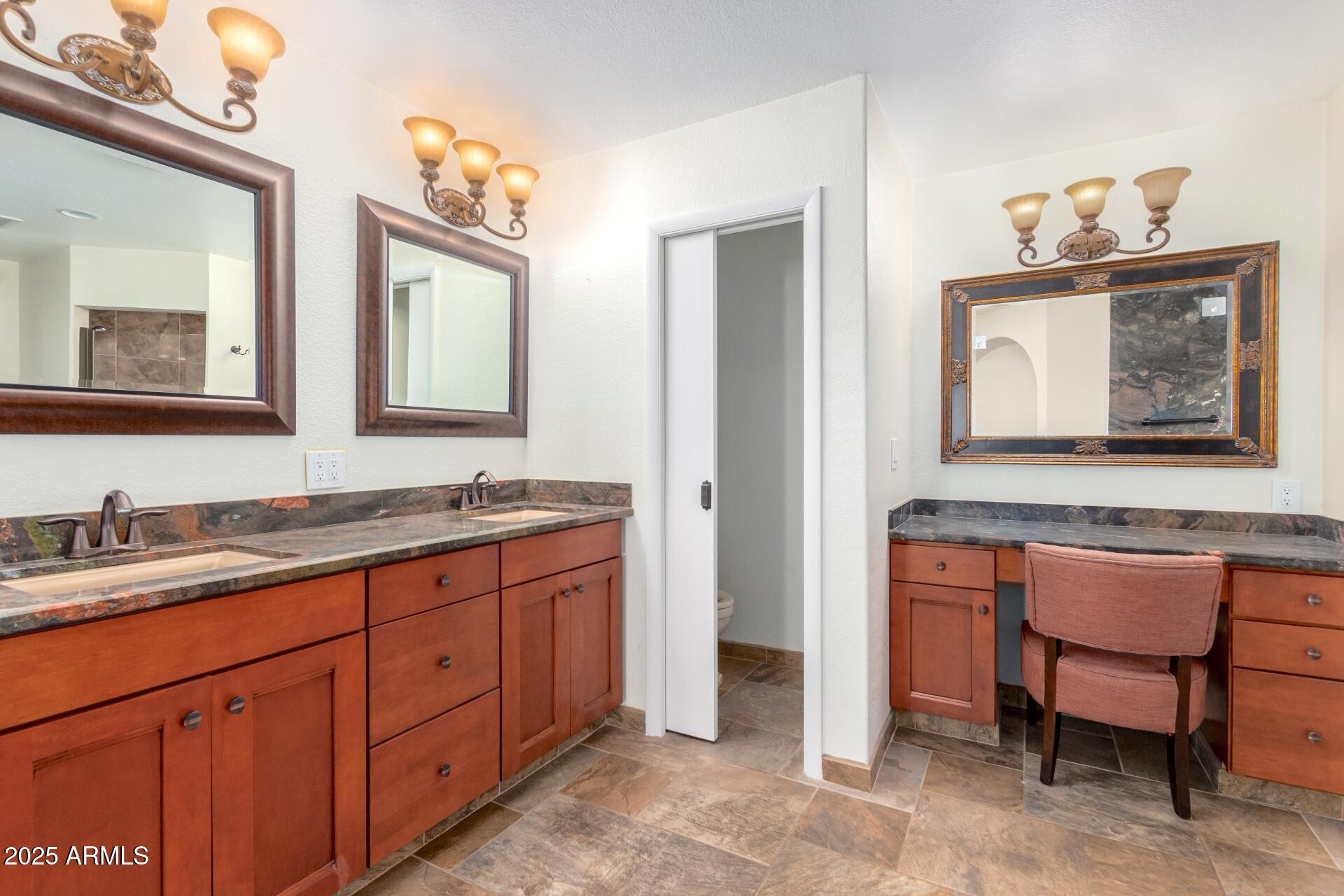 7634 W JULIE Drive, Glendale