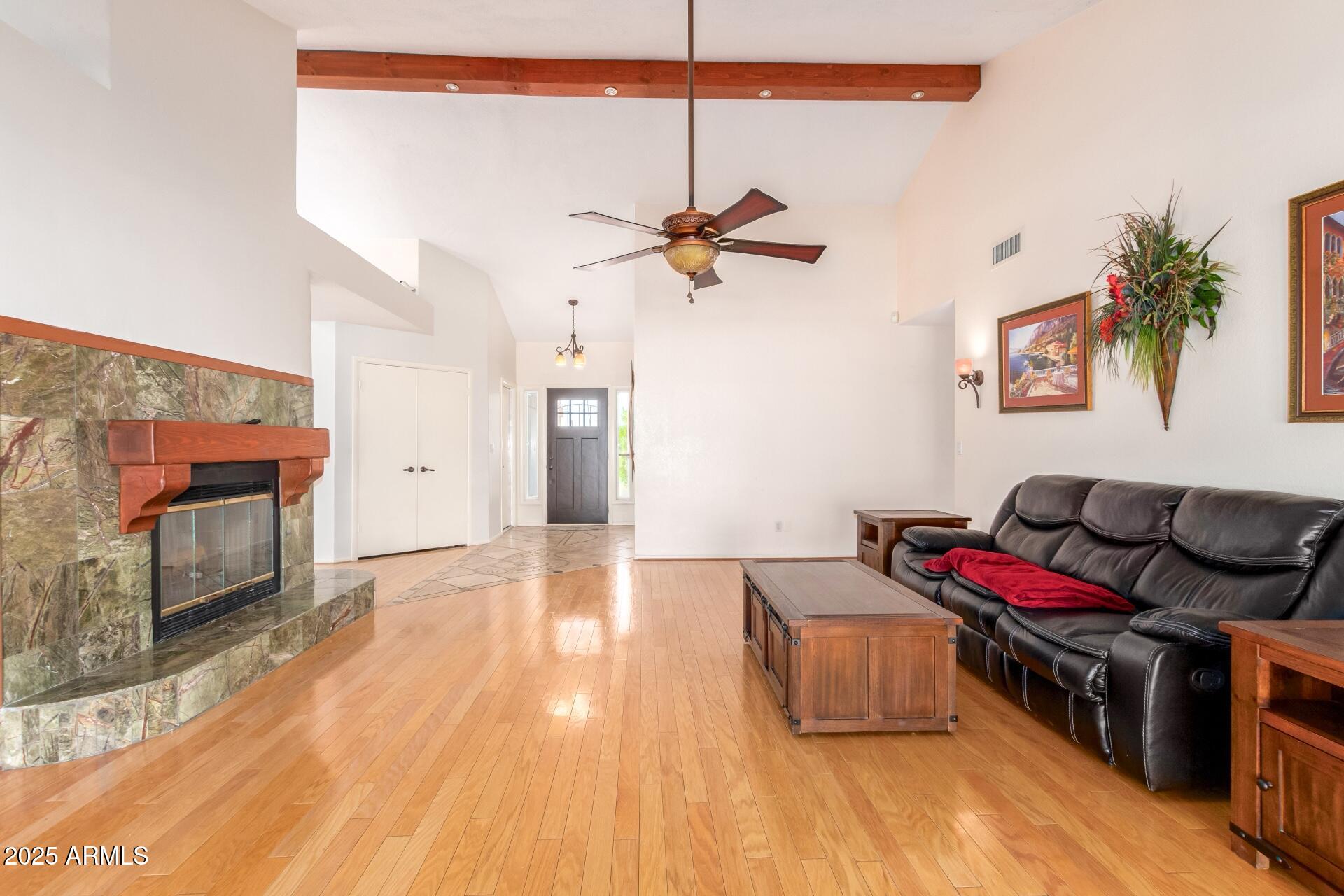 7634 W JULIE Drive, Glendale