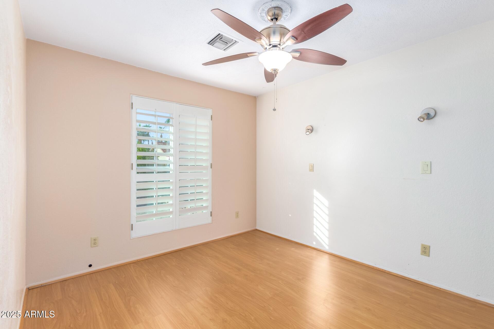 7634 W JULIE Drive, Glendale