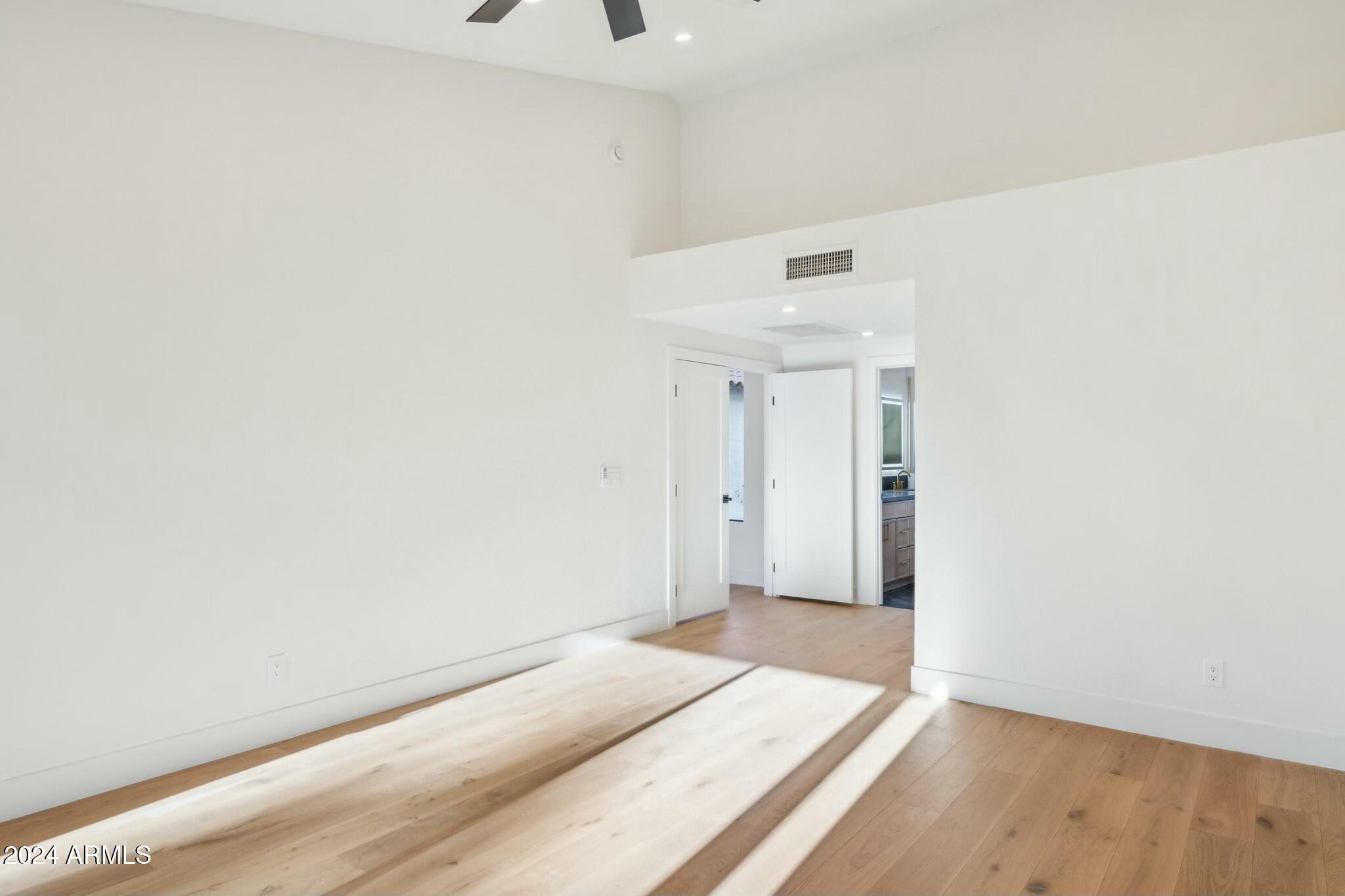 10587 E CARON Street, Scottsdale