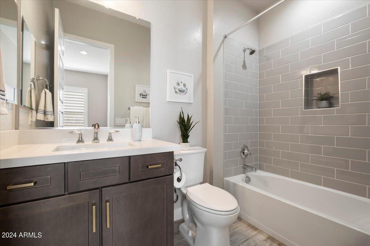 3015 E Daley Lane, Phoenix