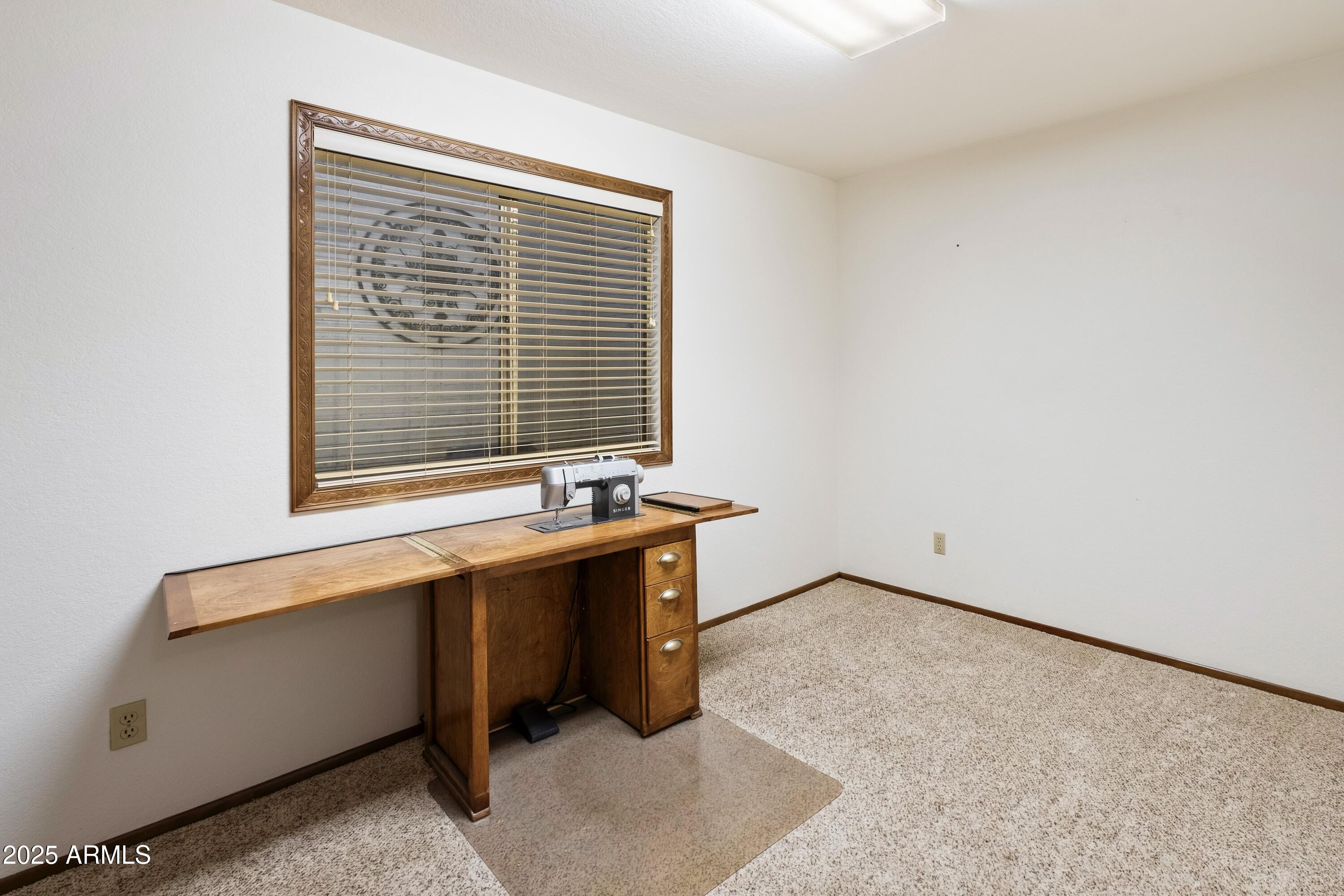 2205 E Fox Street, Mesa