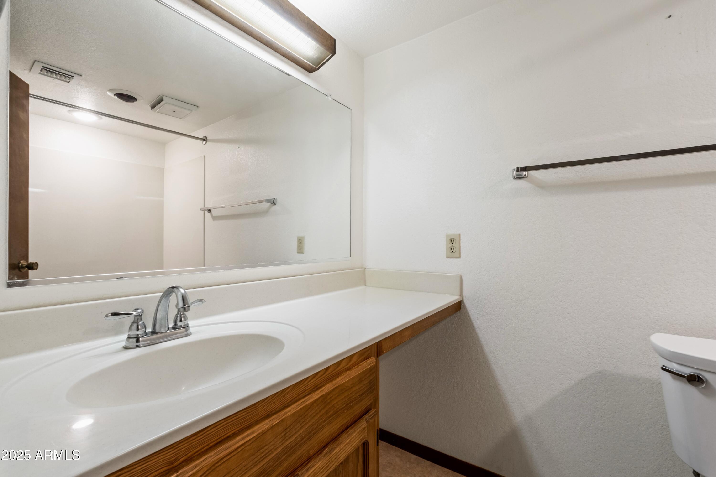 2205 E Fox Street, Mesa