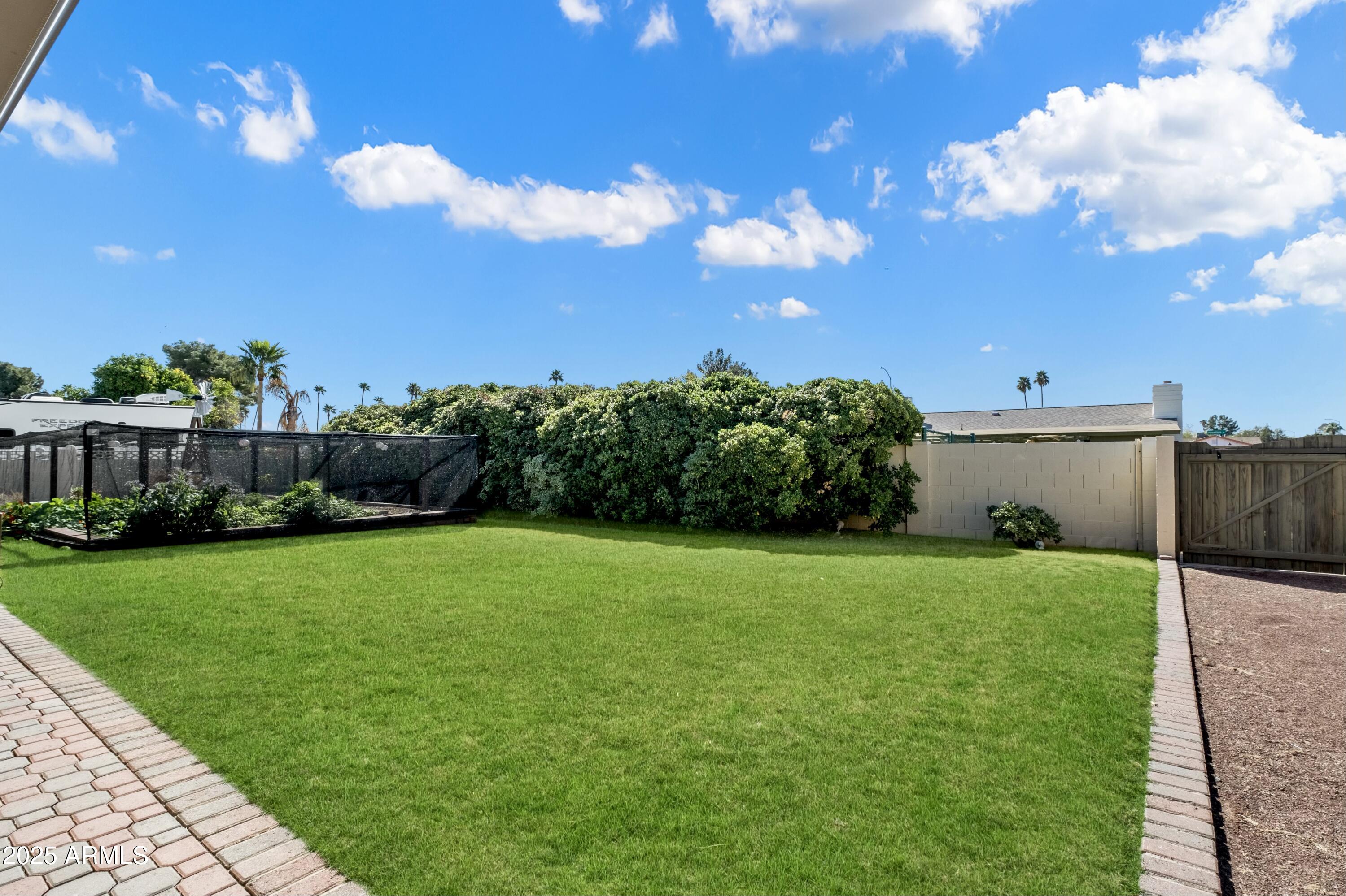 2205 E Fox Street, Mesa