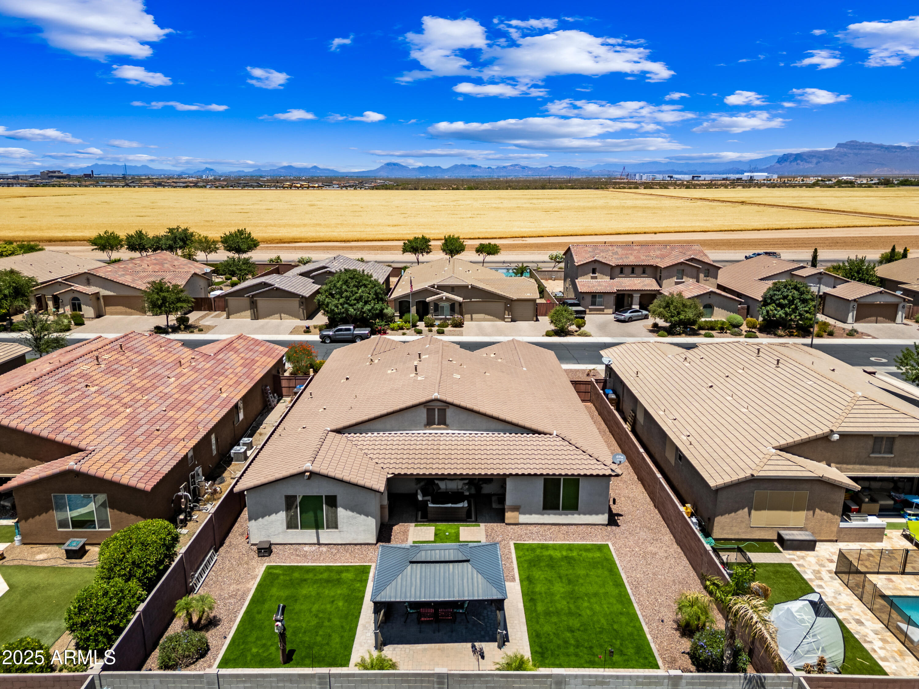 683 W HONEY LOCUST Avenue