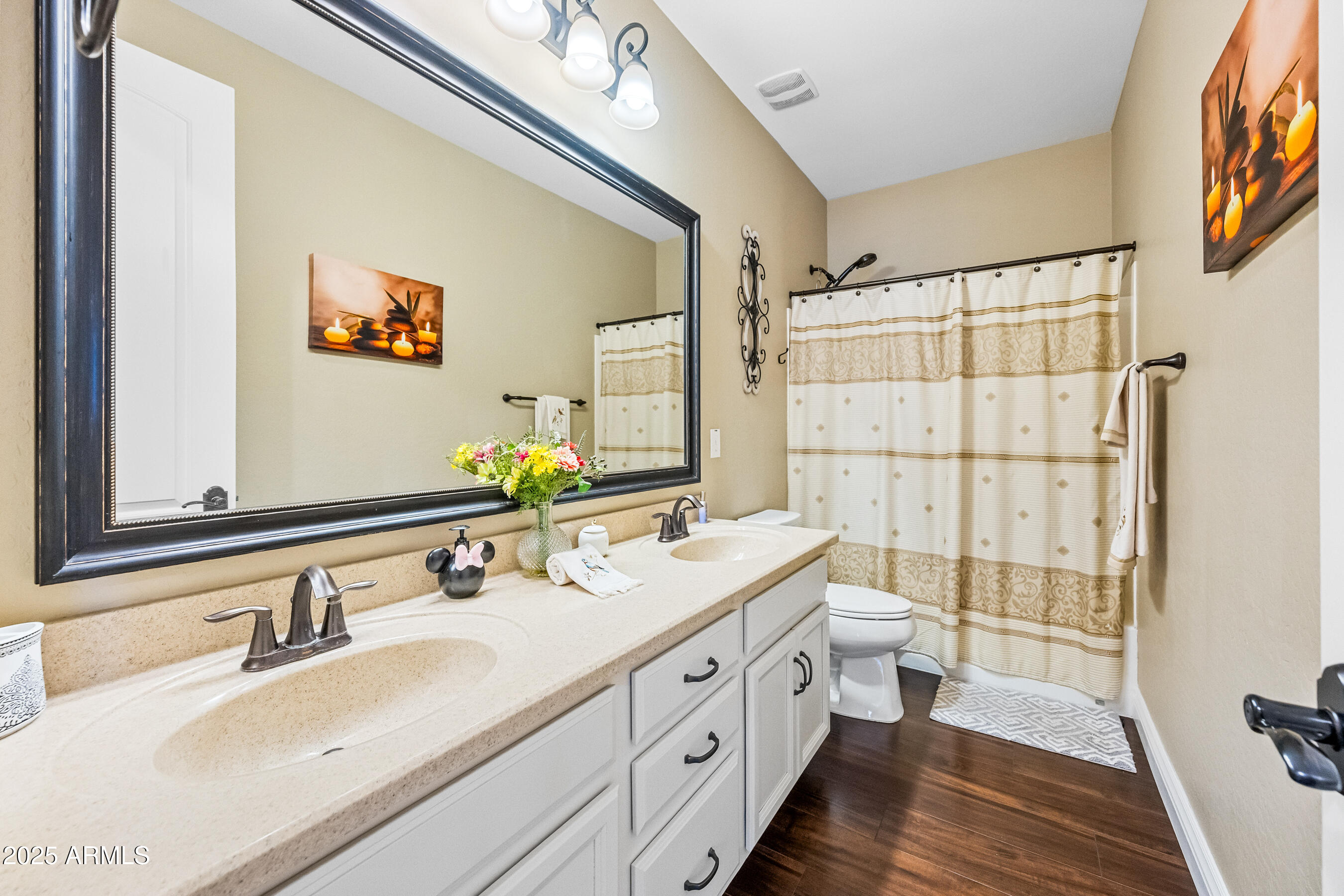 683 W HONEY LOCUST Avenue