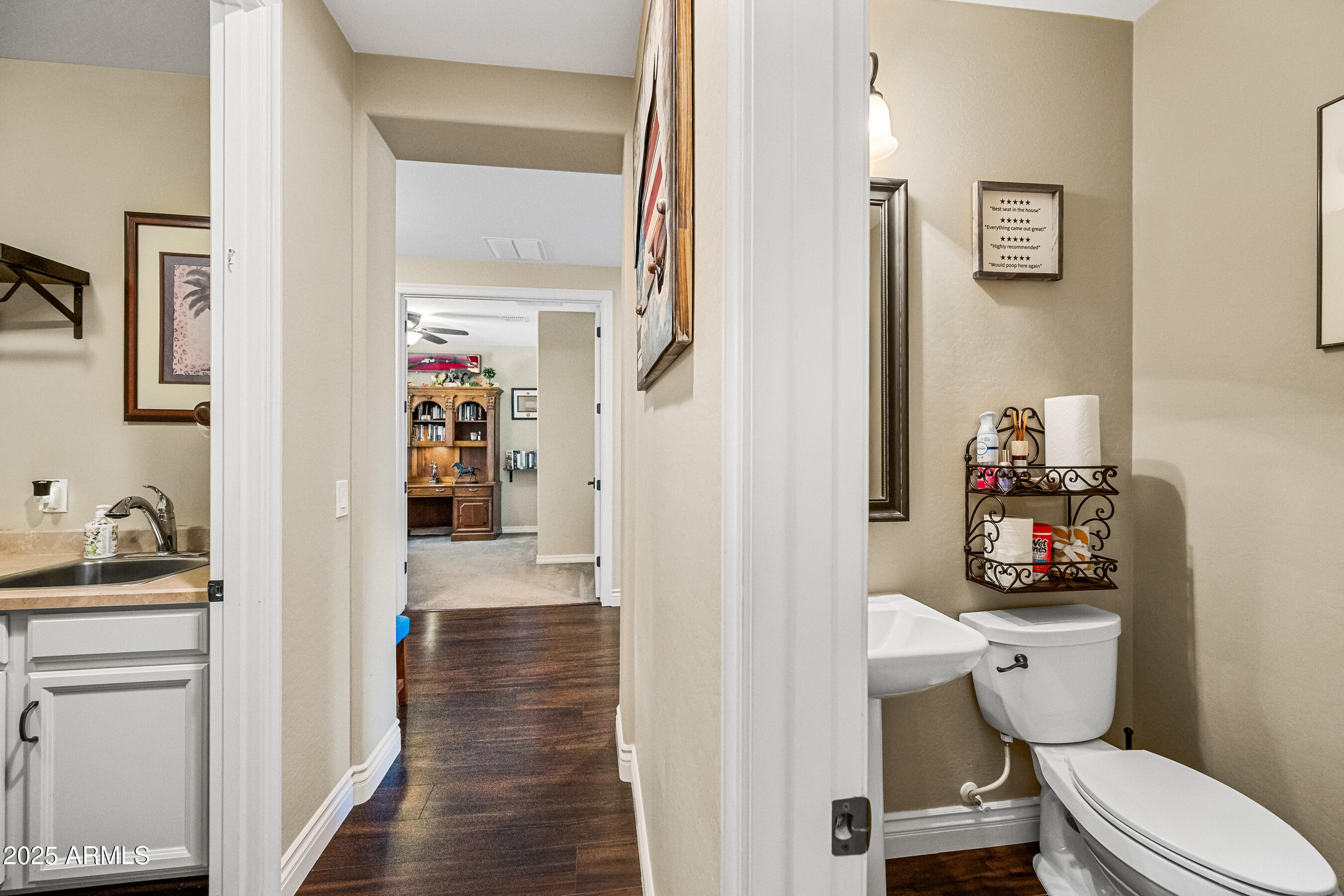 683 W HONEY LOCUST Avenue