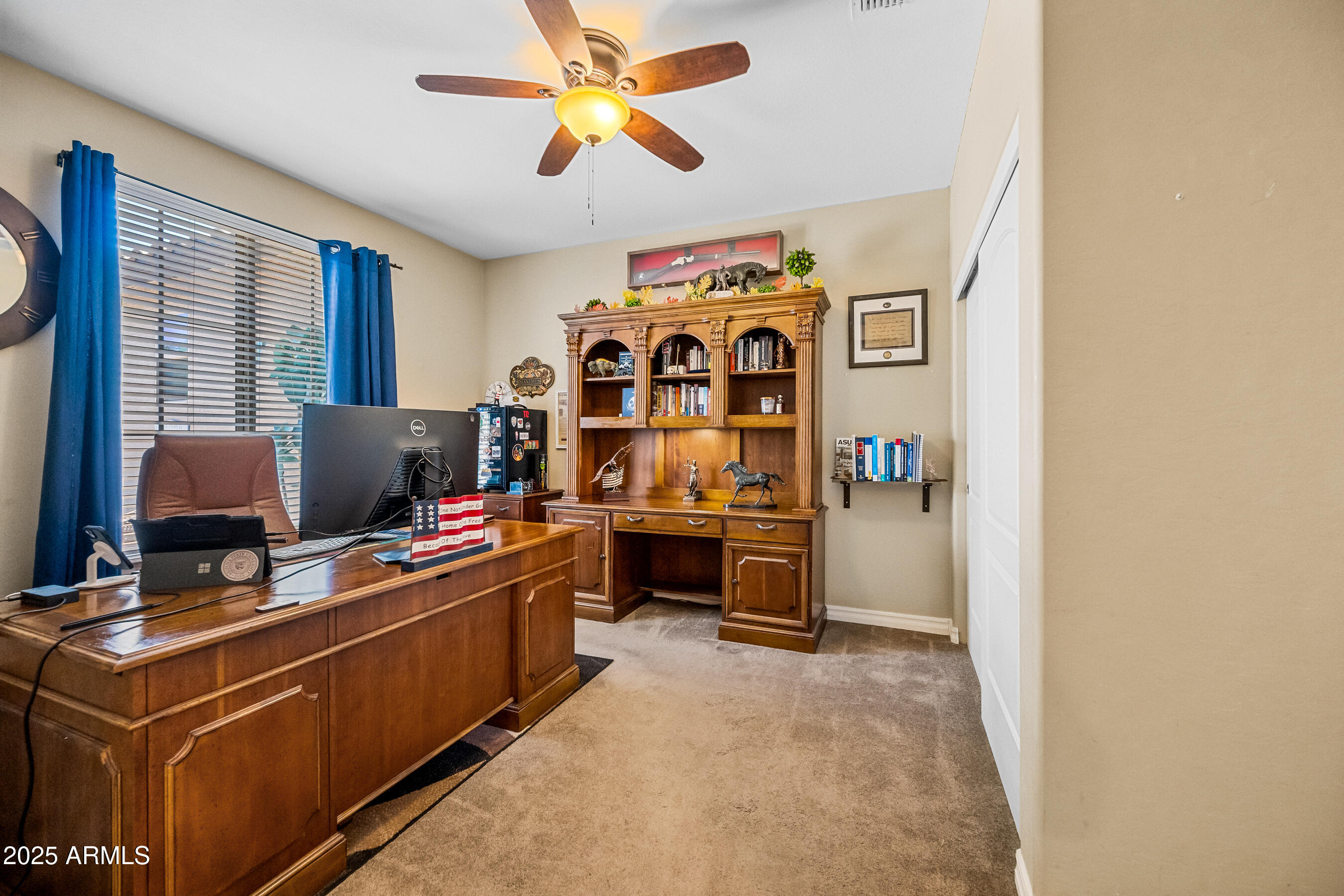 683 W HONEY LOCUST Avenue