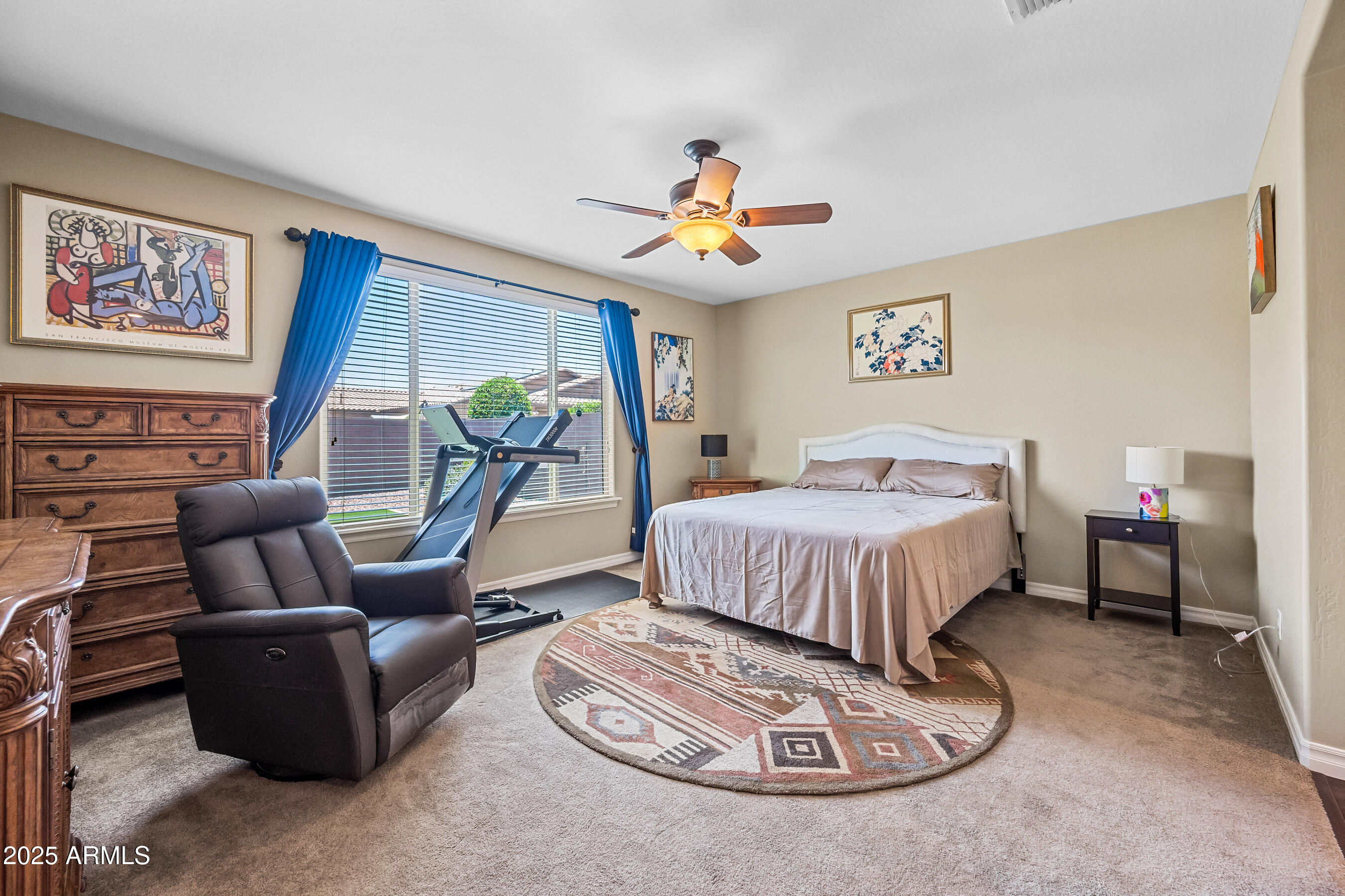 683 W HONEY LOCUST Avenue