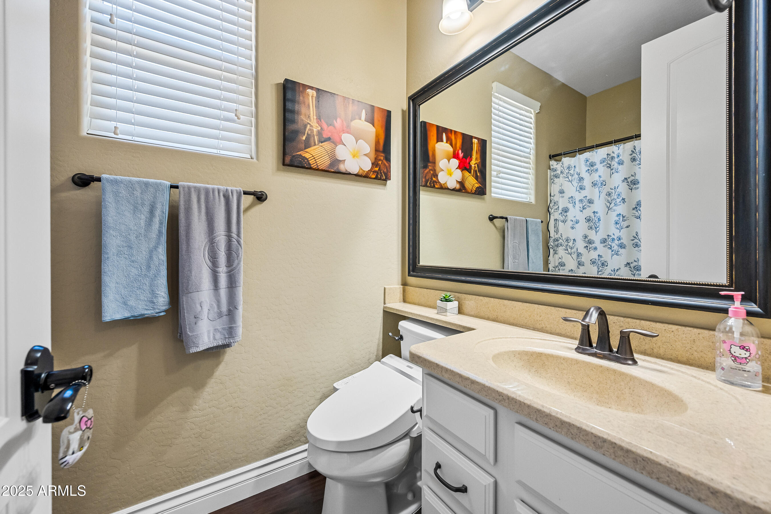 683 W HONEY LOCUST Avenue