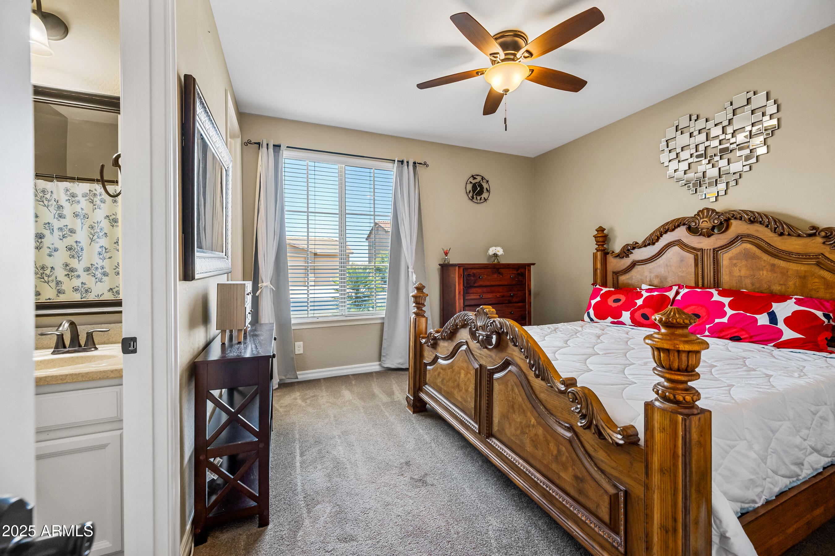 683 W HONEY LOCUST Avenue