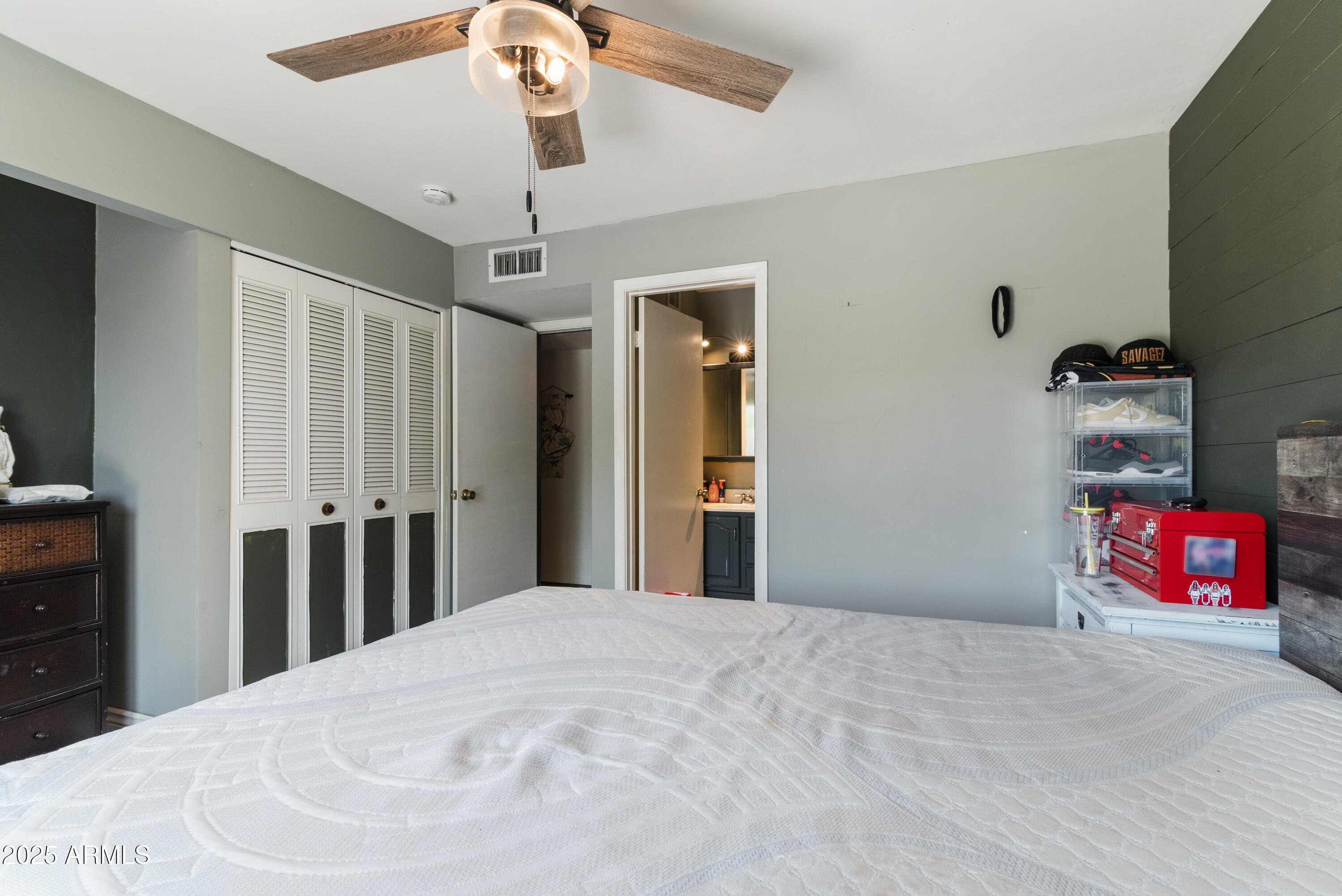 3207 W MICHIGAN Avenue, Phoenix