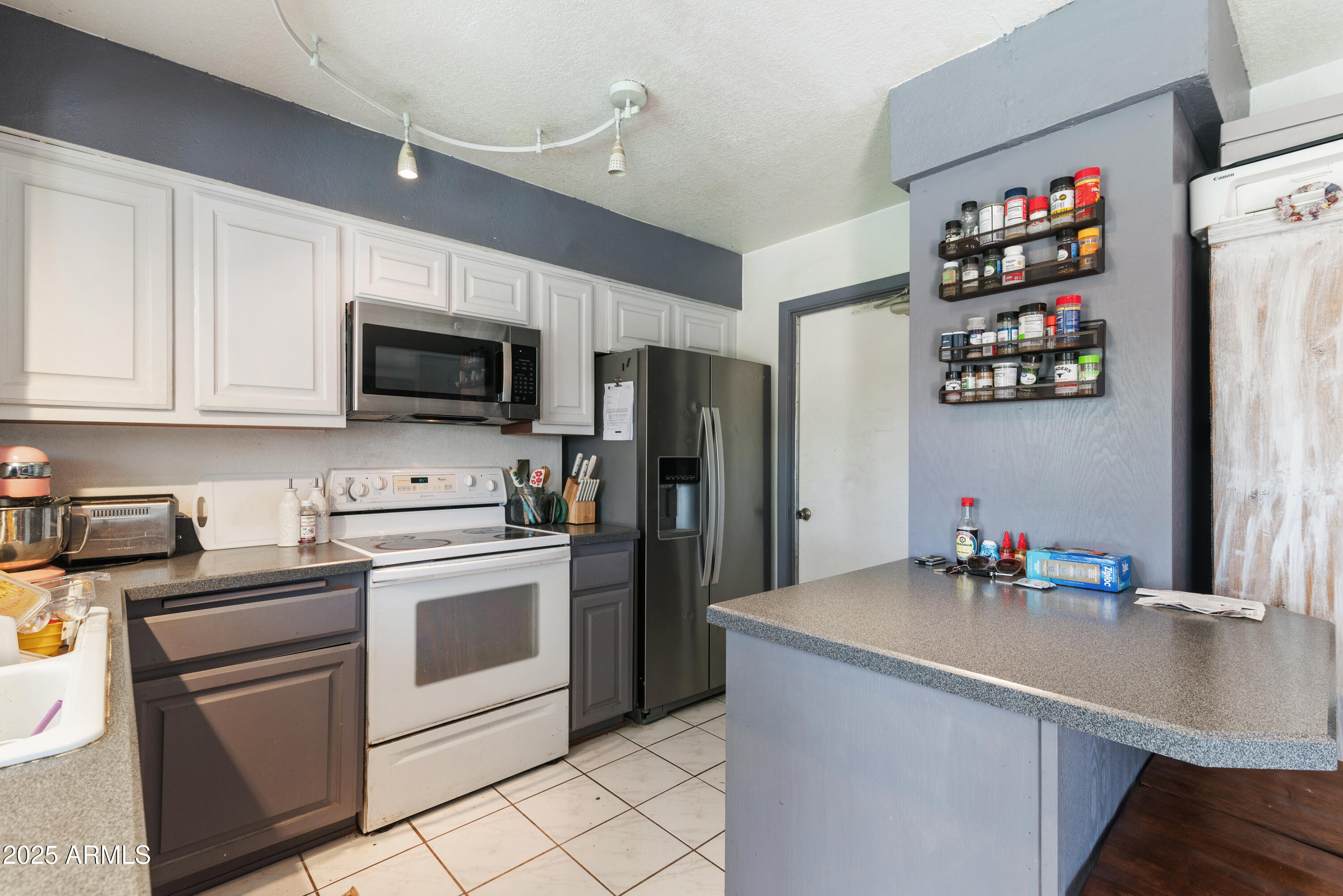 3207 W MICHIGAN Avenue, Phoenix