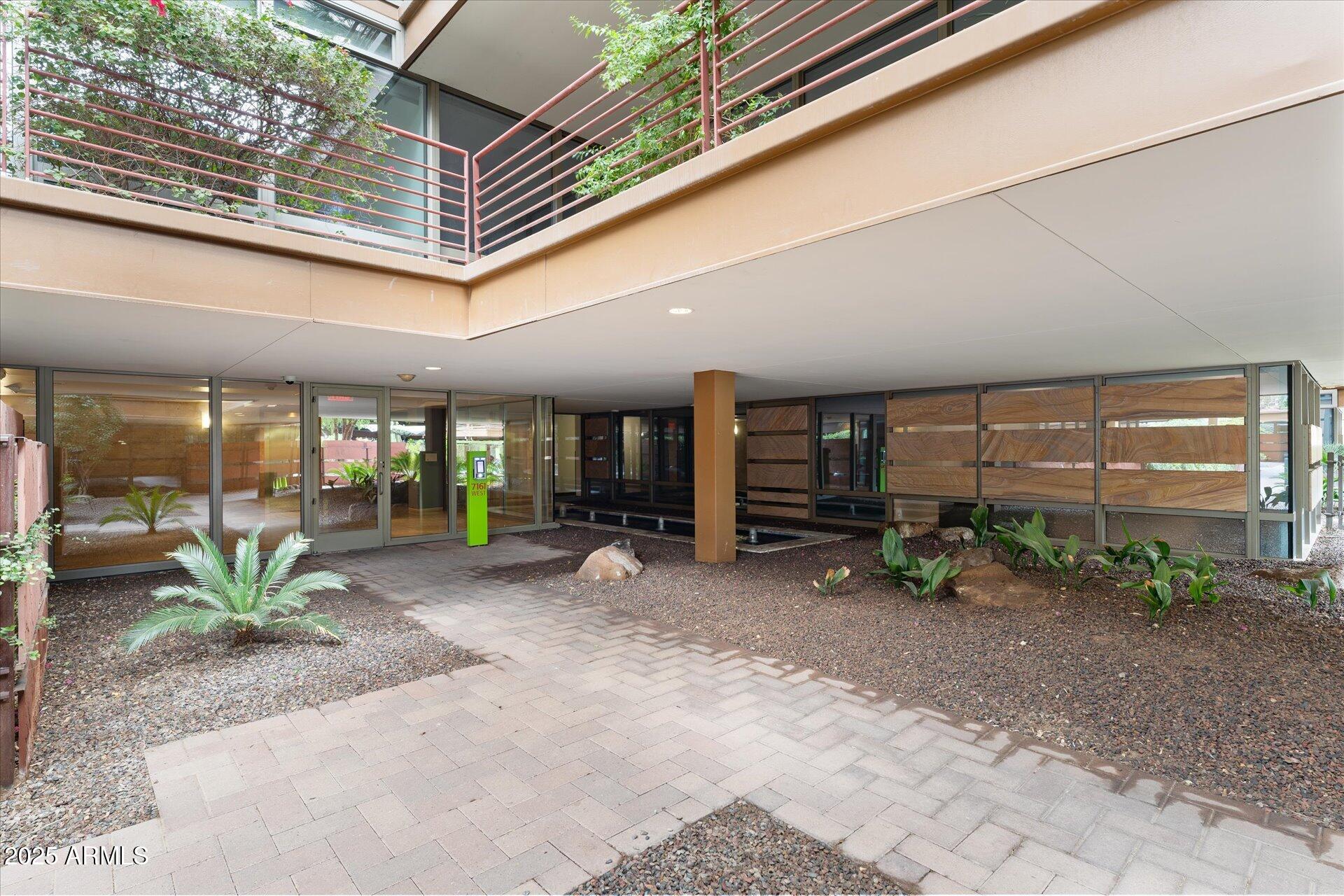 7161 E RANCHO VISTA Drive 2001