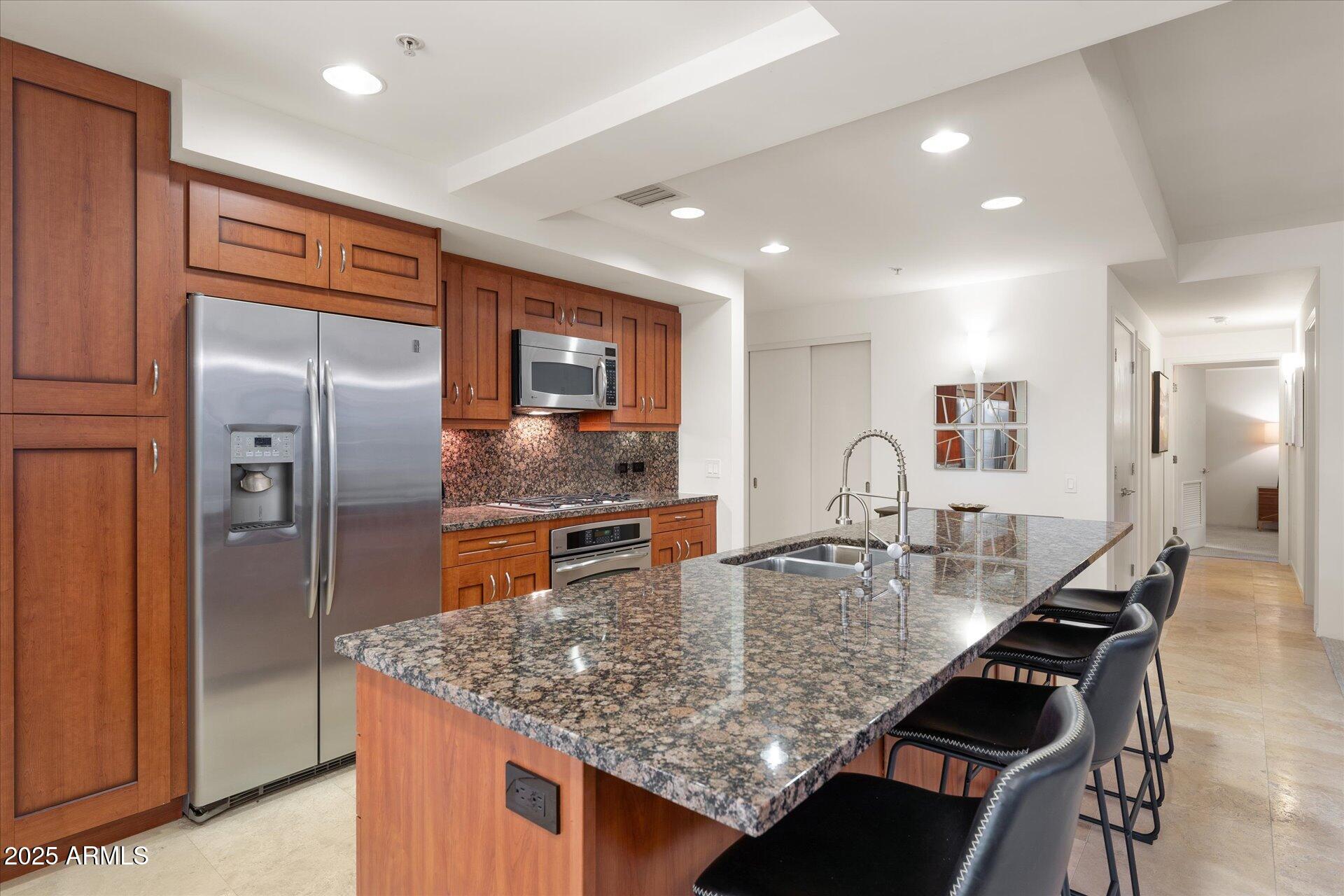 7161 E RANCHO VISTA Drive 2001