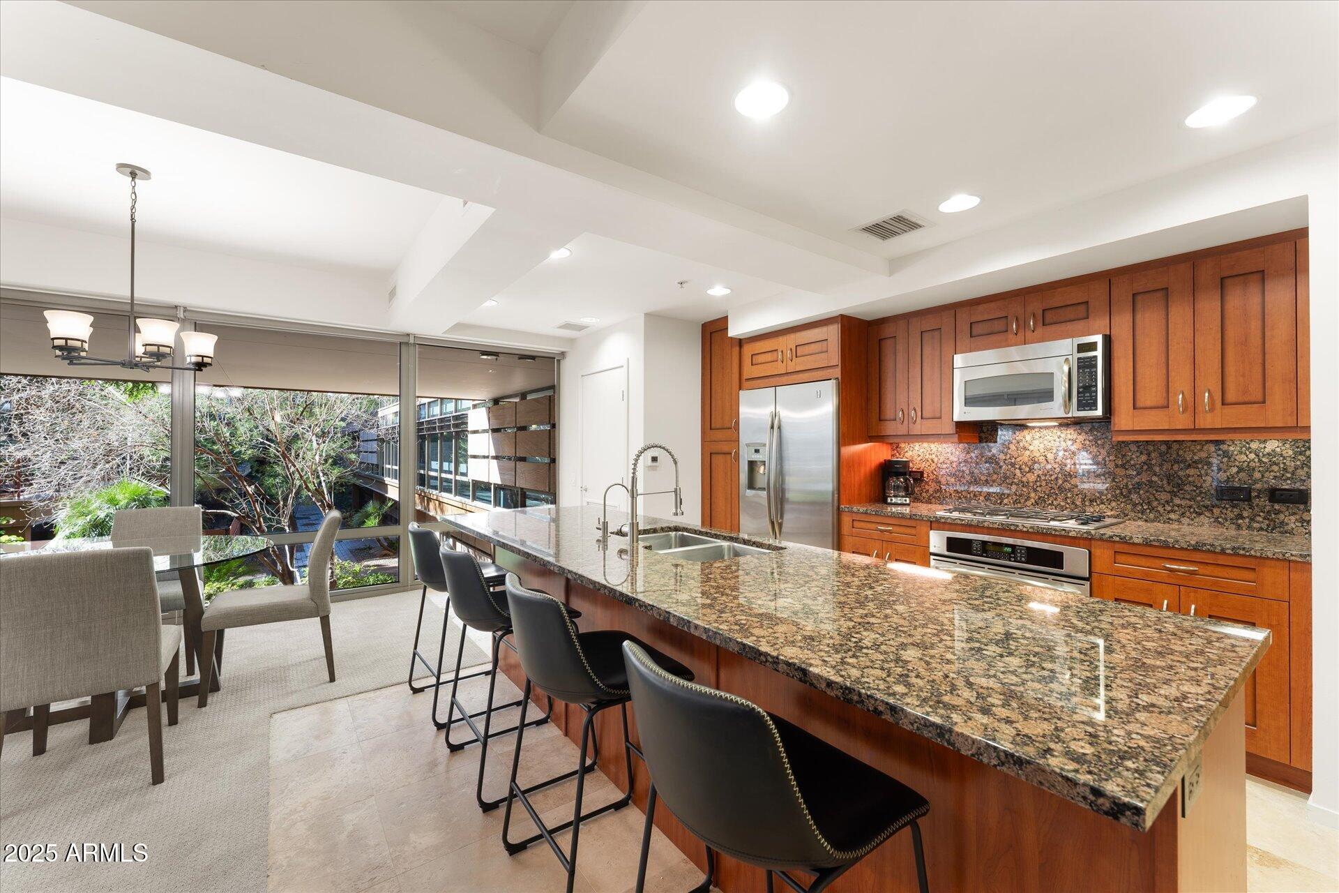 7161 E RANCHO VISTA Drive 2001