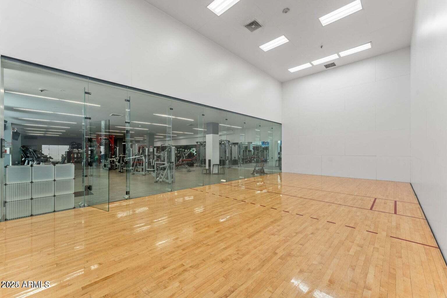 7161 E RANCHO VISTA Drive 2001