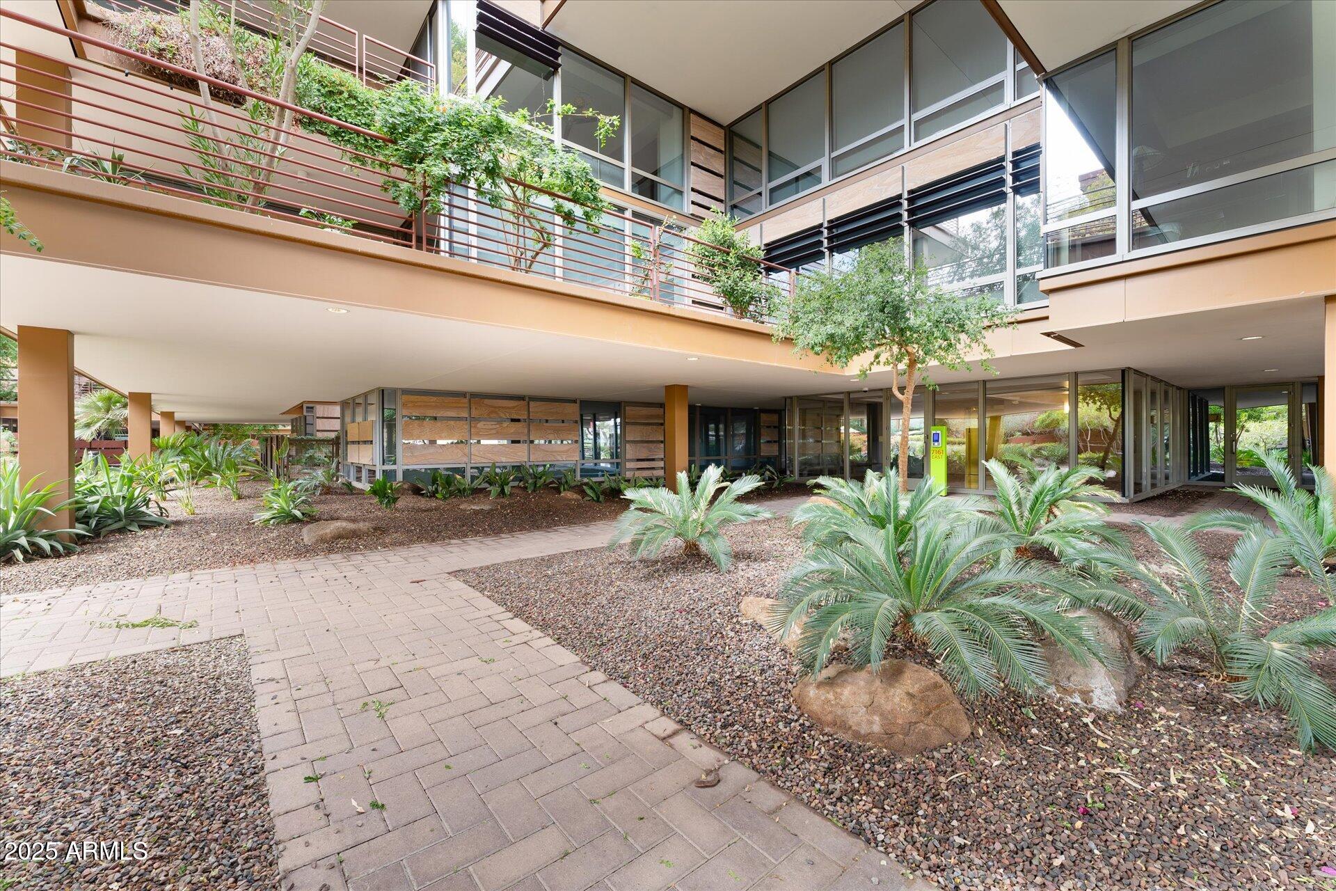 7161 E RANCHO VISTA Drive 2001