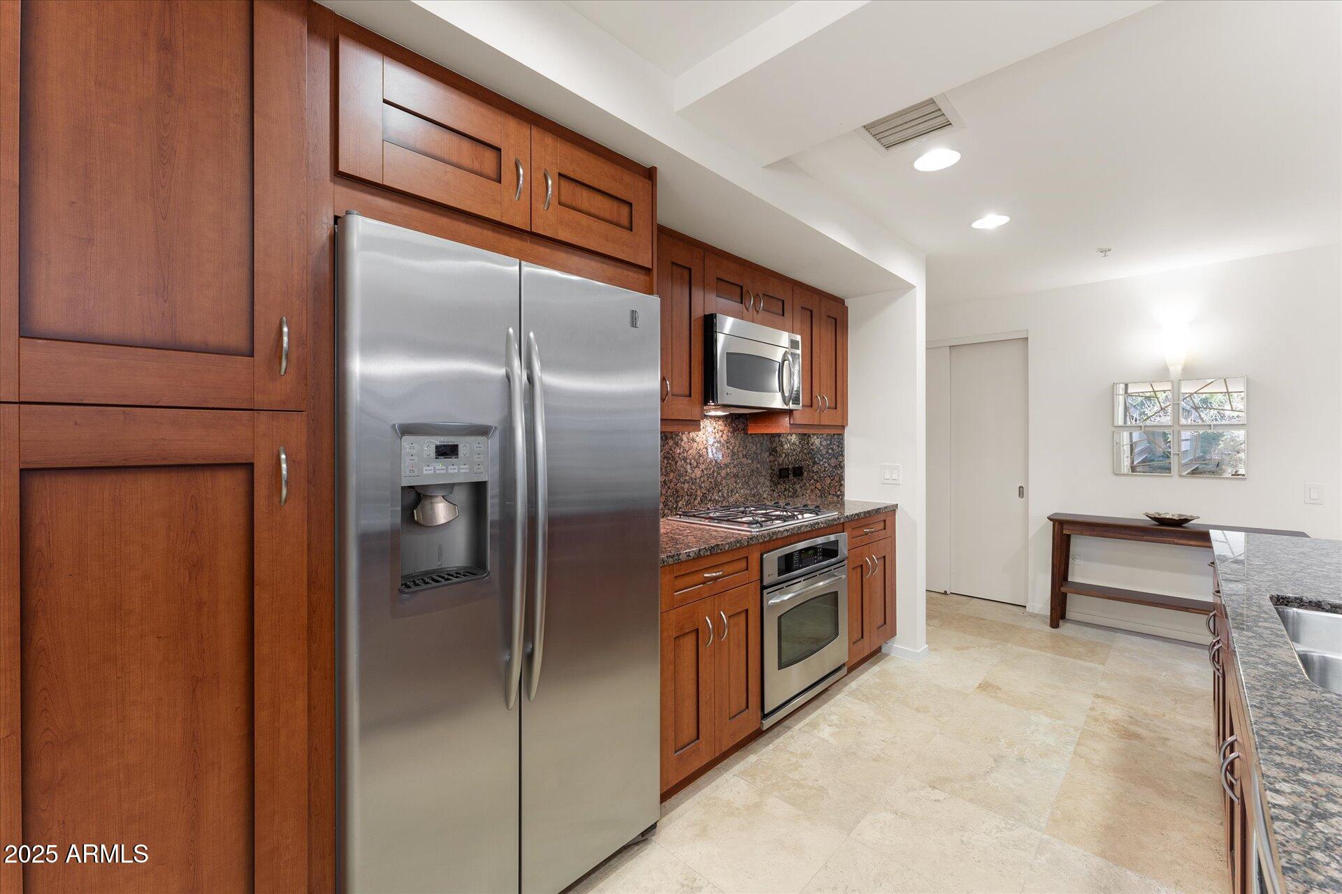 7161 E RANCHO VISTA Drive 2001