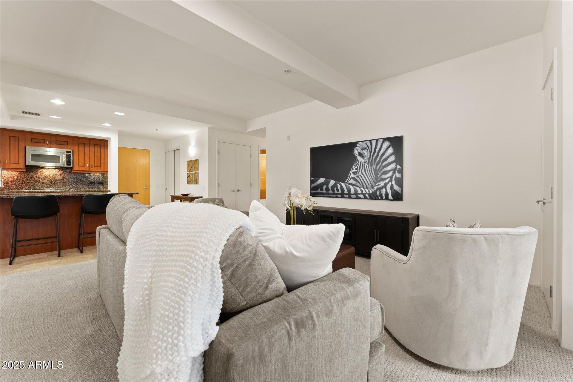 7161 E RANCHO VISTA Drive 2001