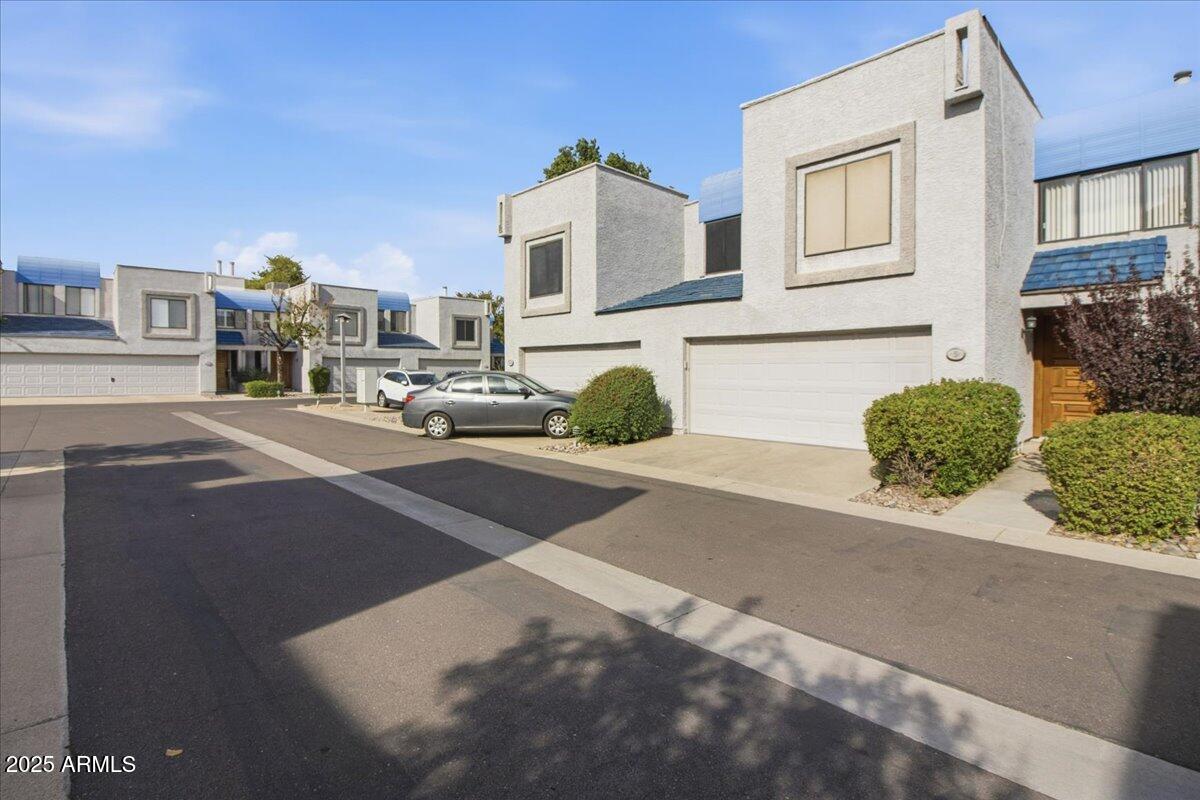 5750 N 10TH Street, 5