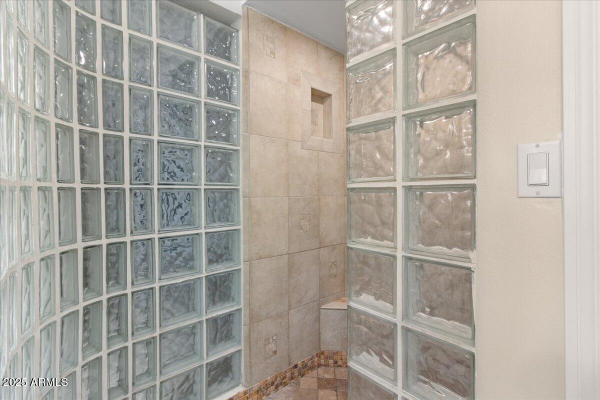 5750 N 10TH Street, 5