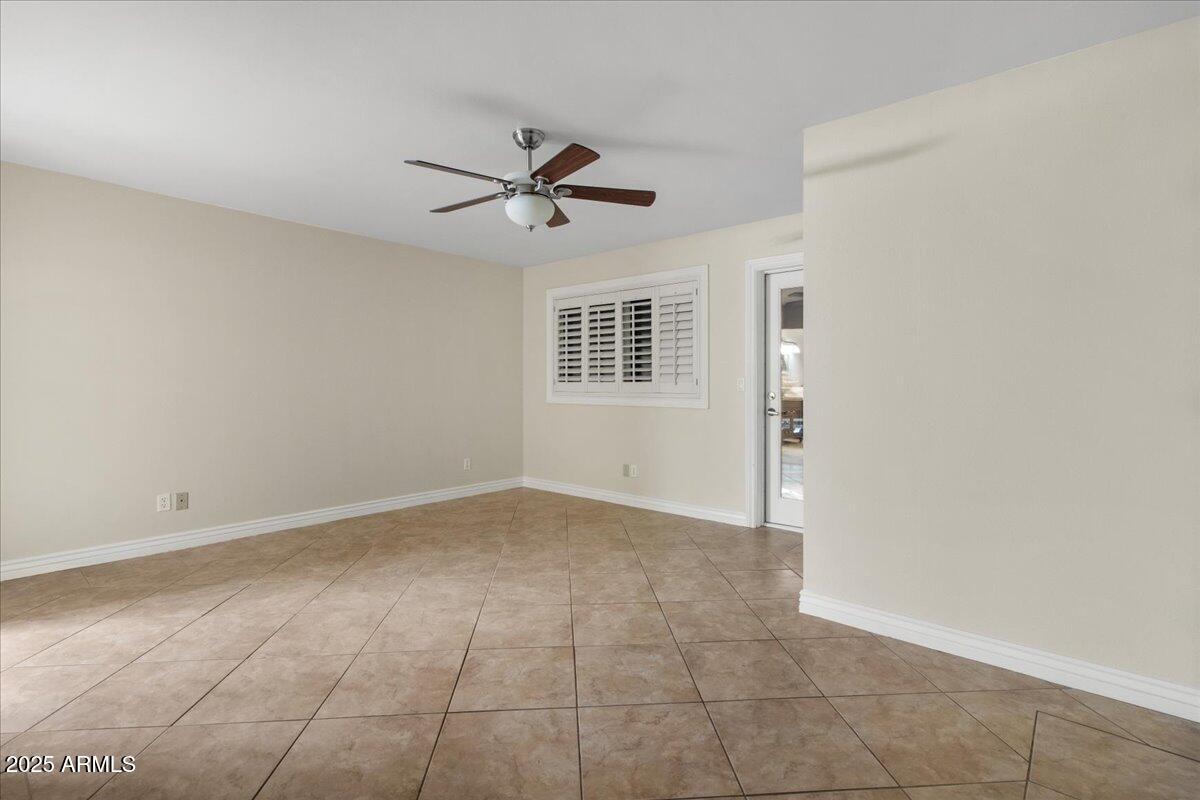 5750 N 10TH Street, 5