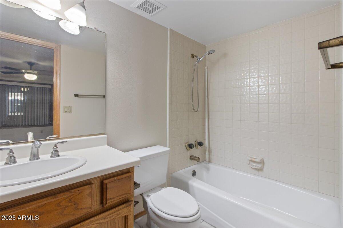 5750 N 10TH Street, 5