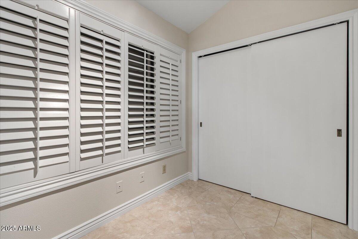 5750 N 10TH Street, 5