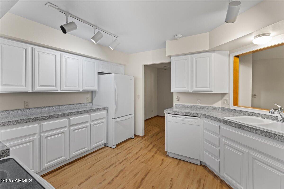 5750 N 10TH Street, 5