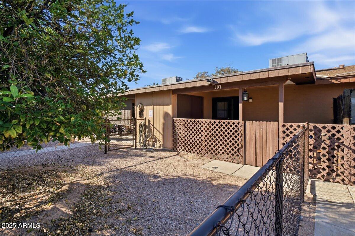 5825 E UNIVERSITY Drive 105-108