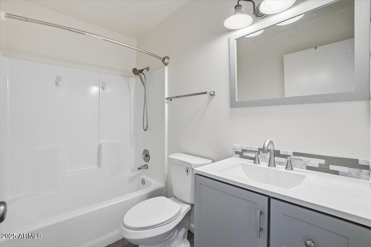 5825 E UNIVERSITY Drive 105-108