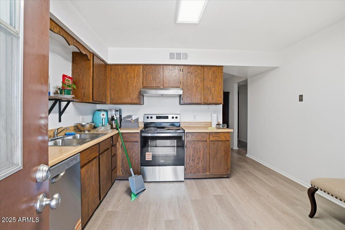 5825 E UNIVERSITY Drive 105-108