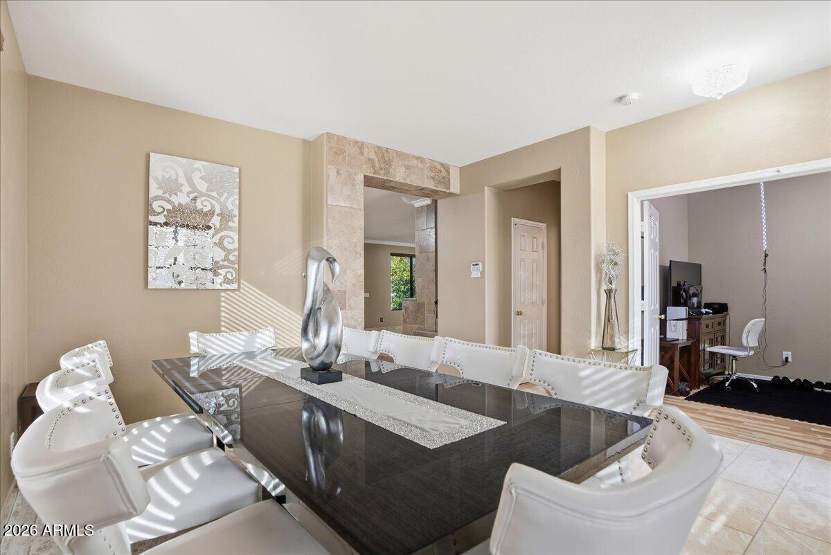 2414 W FLORENTINE Road