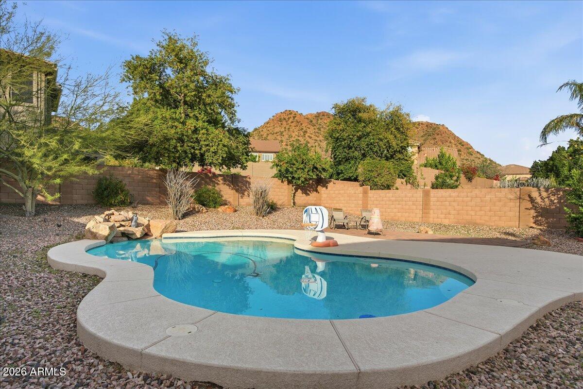 2414 W FLORENTINE Road