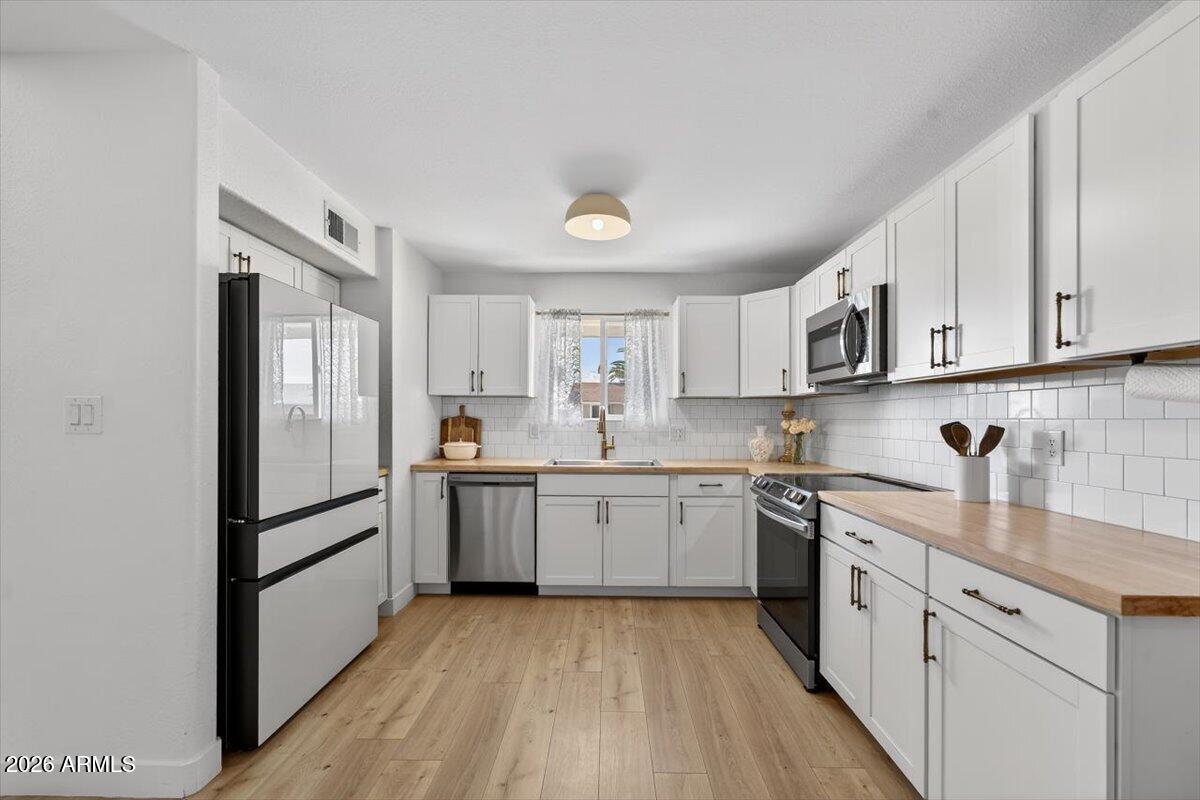 7910 E GARNET Avenue