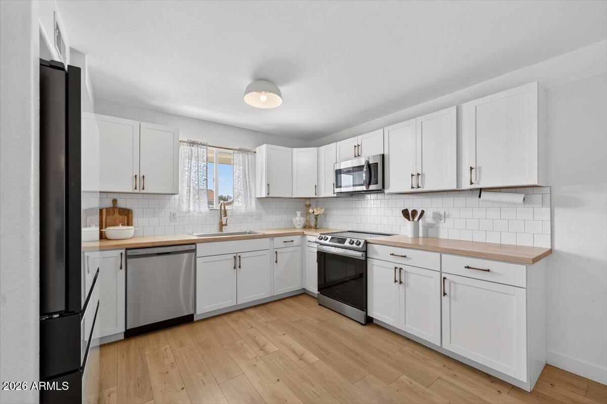 7910 E GARNET Avenue