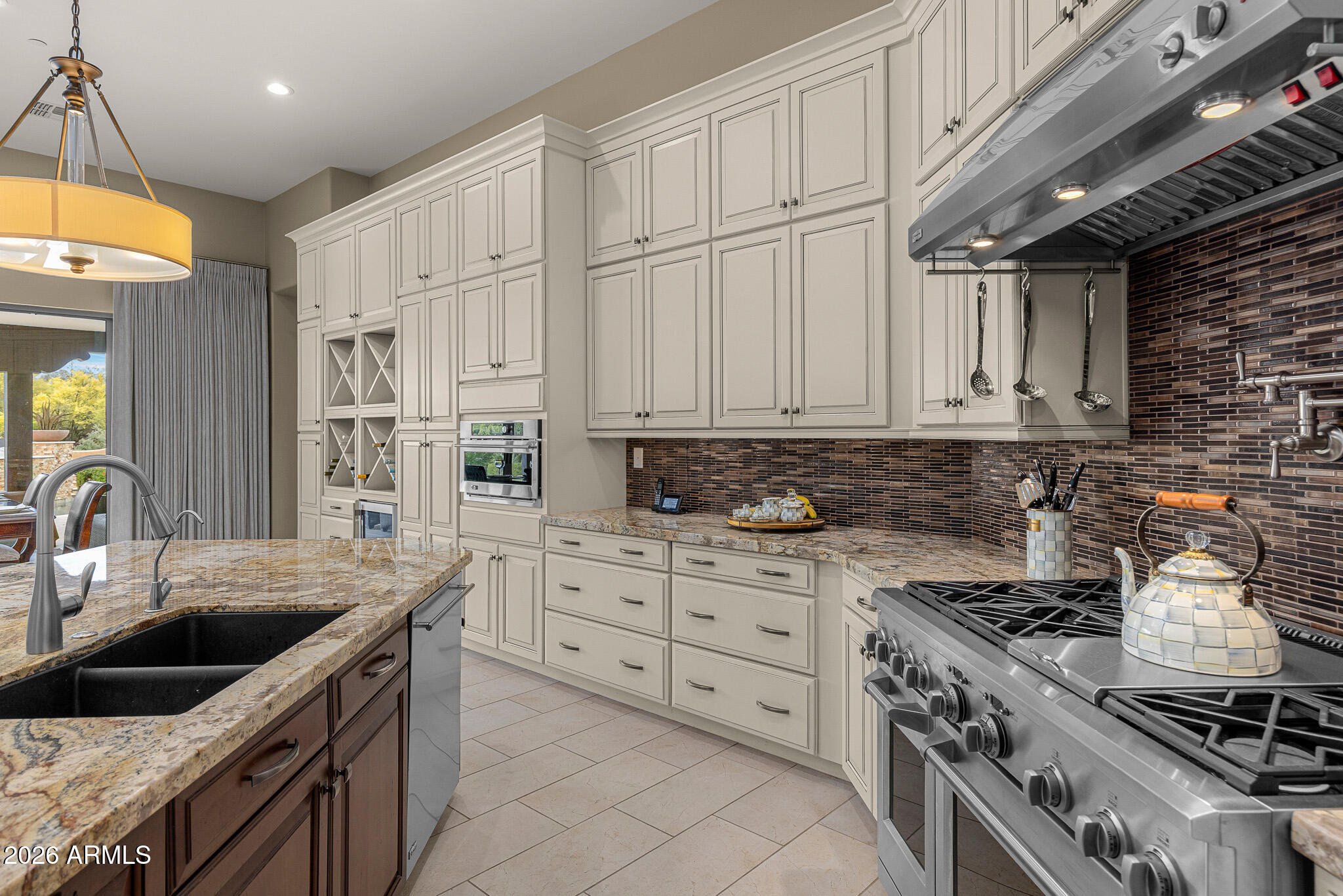 8300 E Dixileta Drive 289