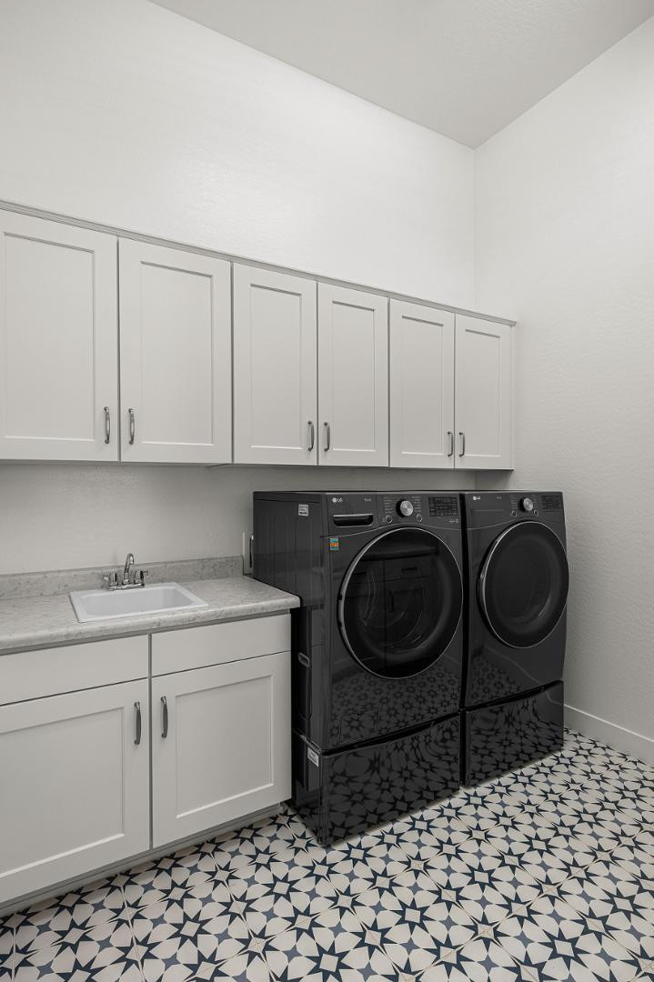 8125 E Jaeger Street