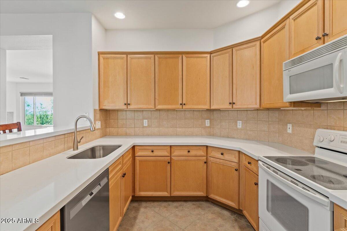 7445 E EAGLE CREST Drive 2138