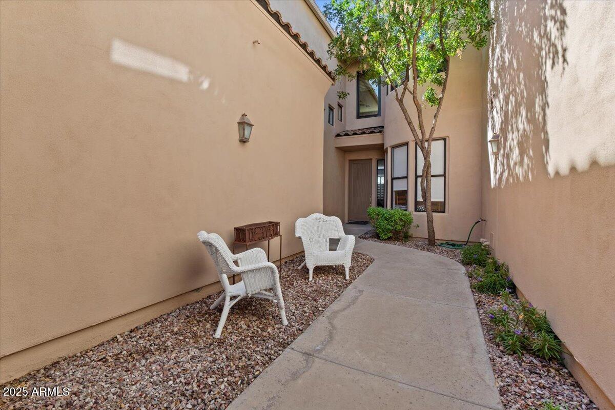 7445 E EAGLE CREST Drive 2138