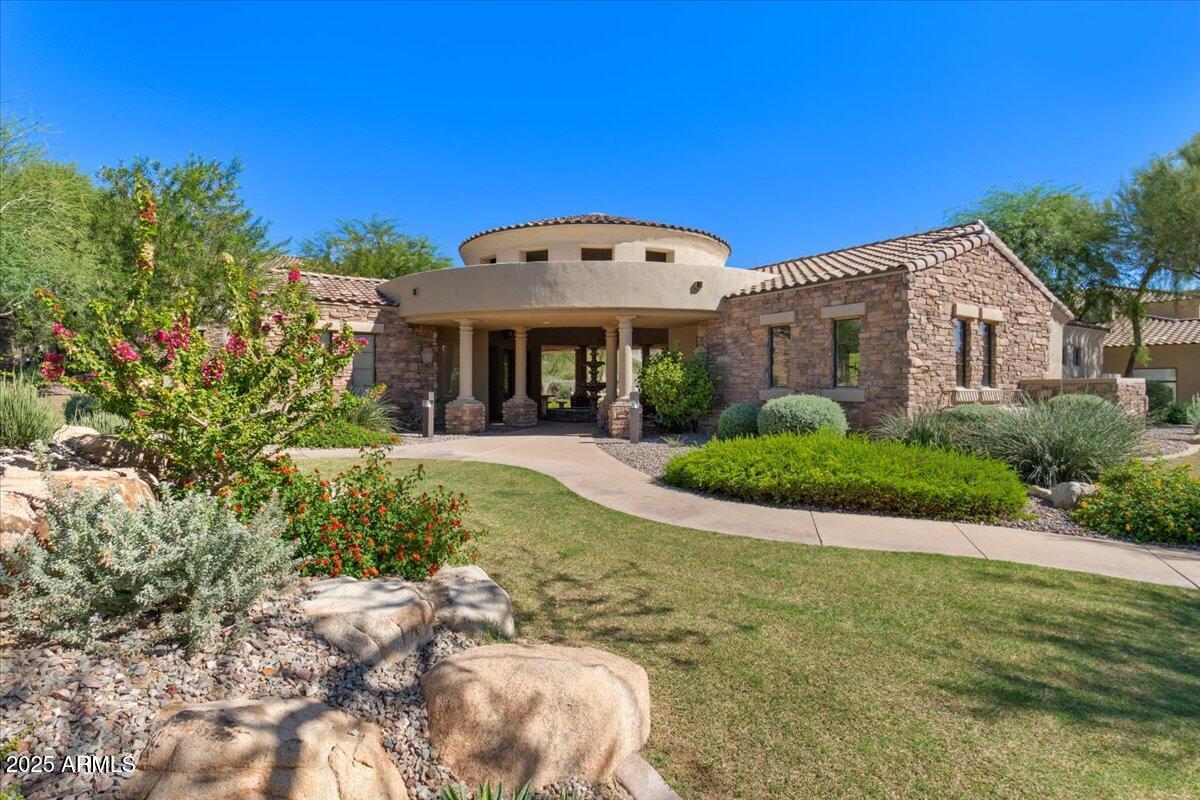 7445 E EAGLE CREST Drive 2138