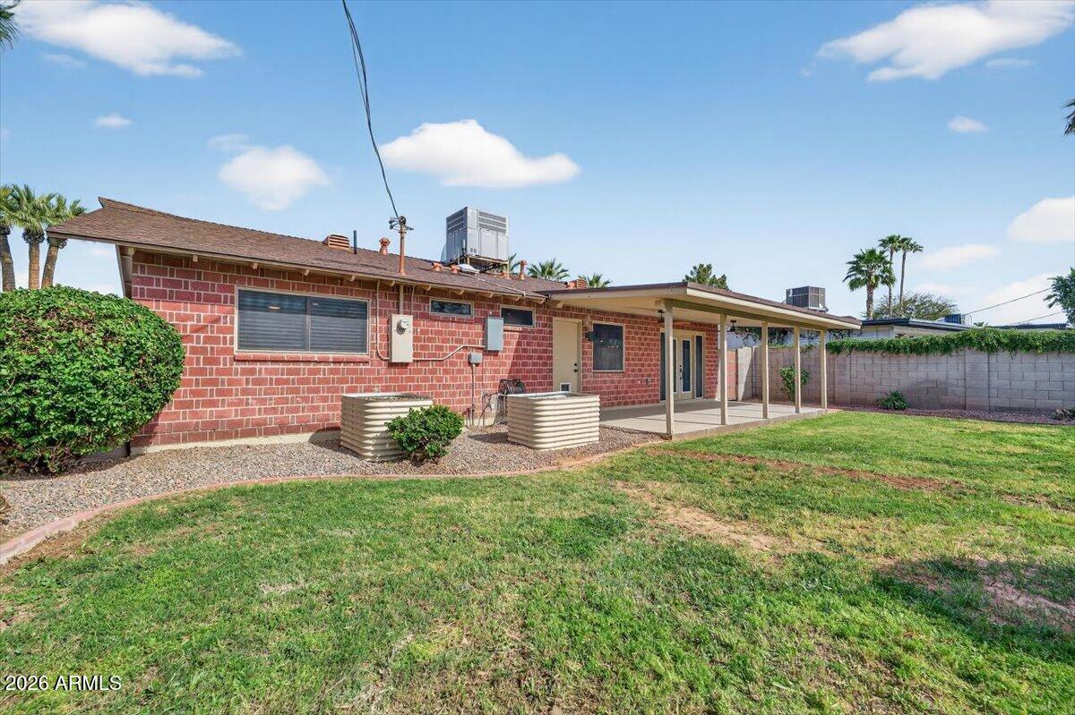 8713 E SAGE Drive