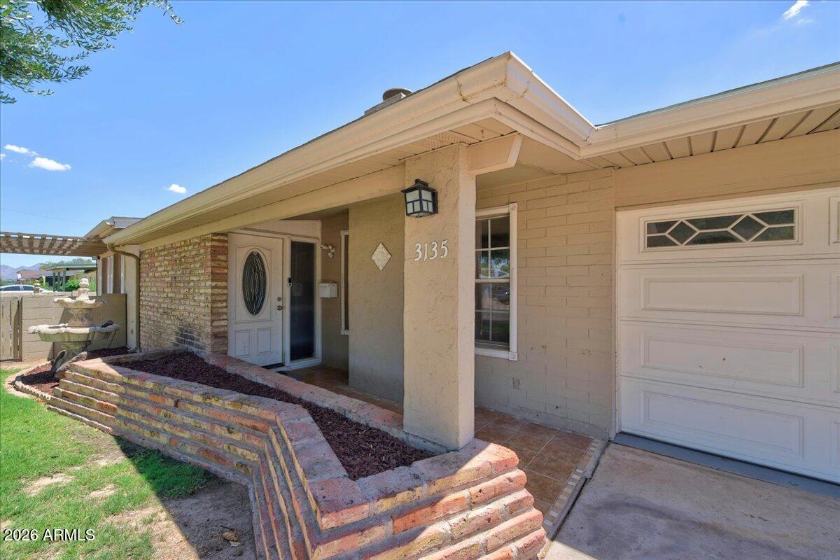 3135 W AUGUSTA Avenue