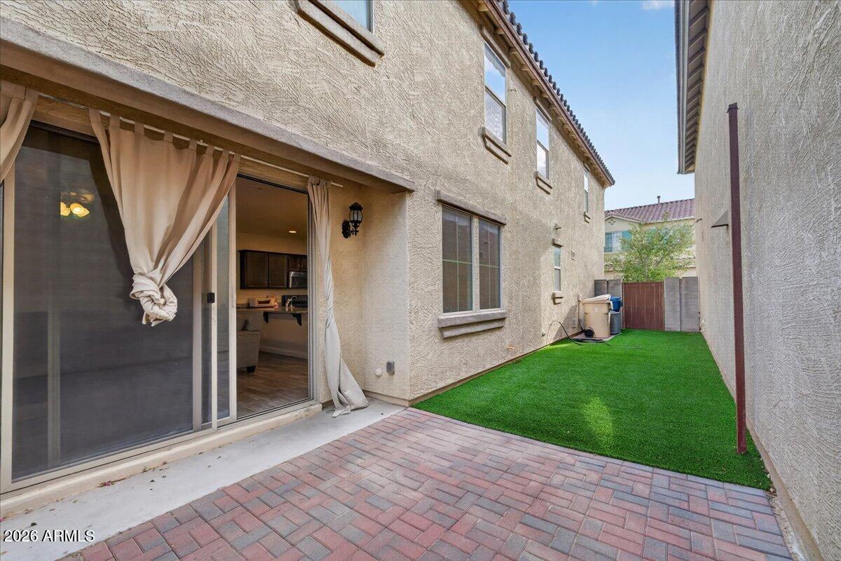3036 N ACACIA Way