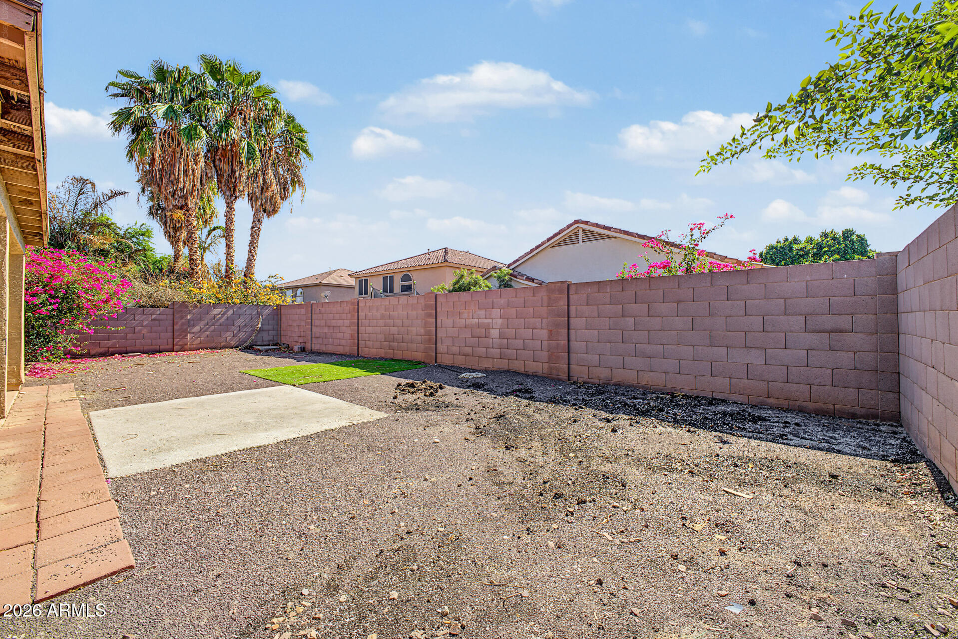 15807 W CALAVAR Road