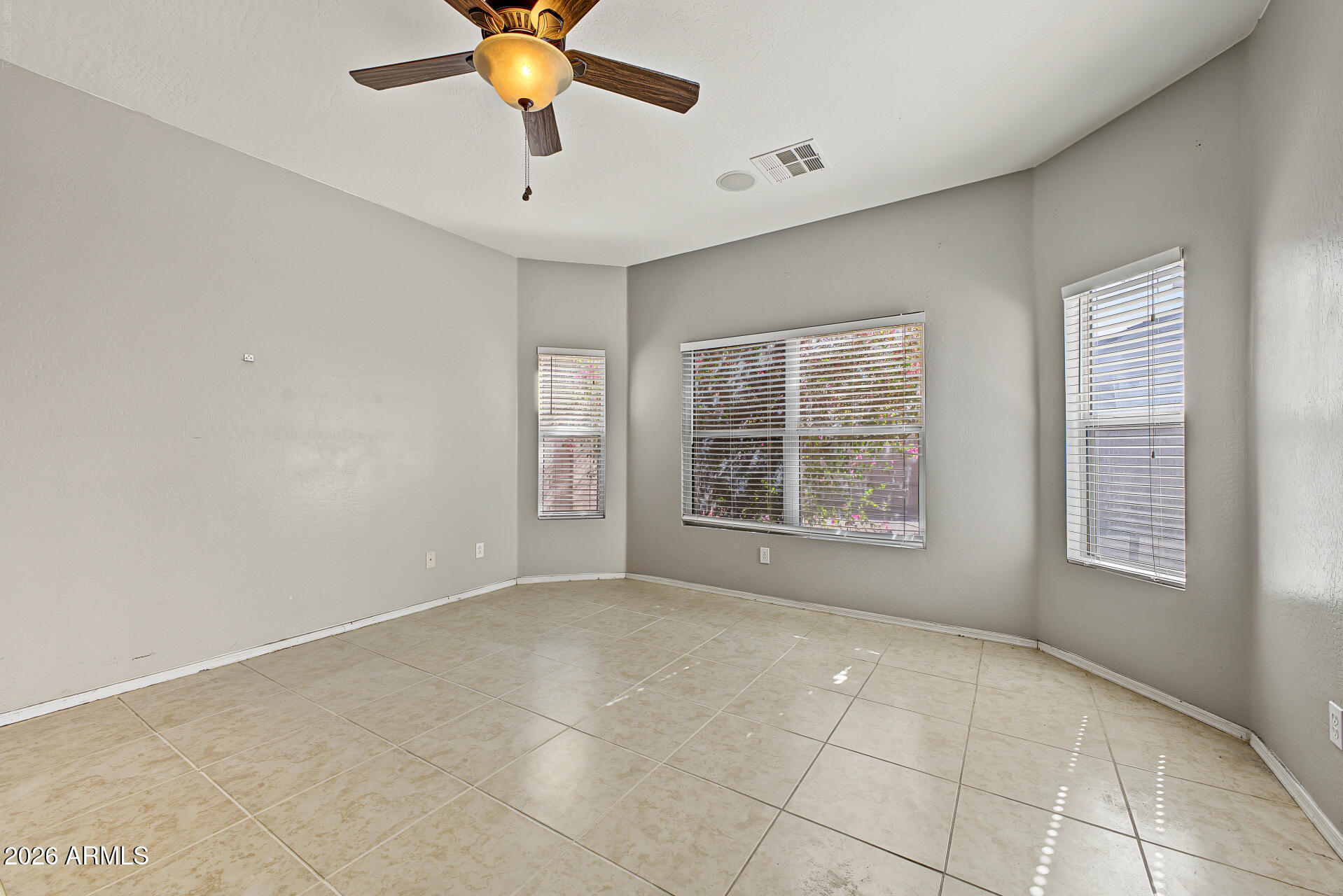 15807 W CALAVAR Road